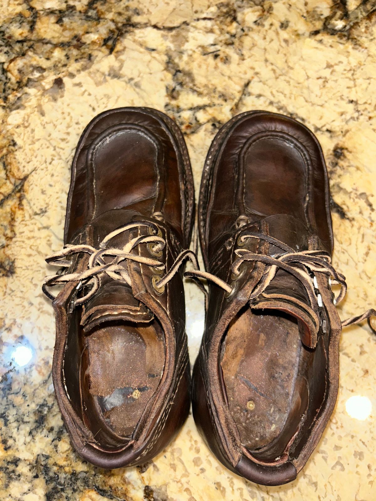 Photo by AdamGreenwell on November 3, 2024 of the 42 Original in 16 Ounce To 28 Ounce Leather On upper.
