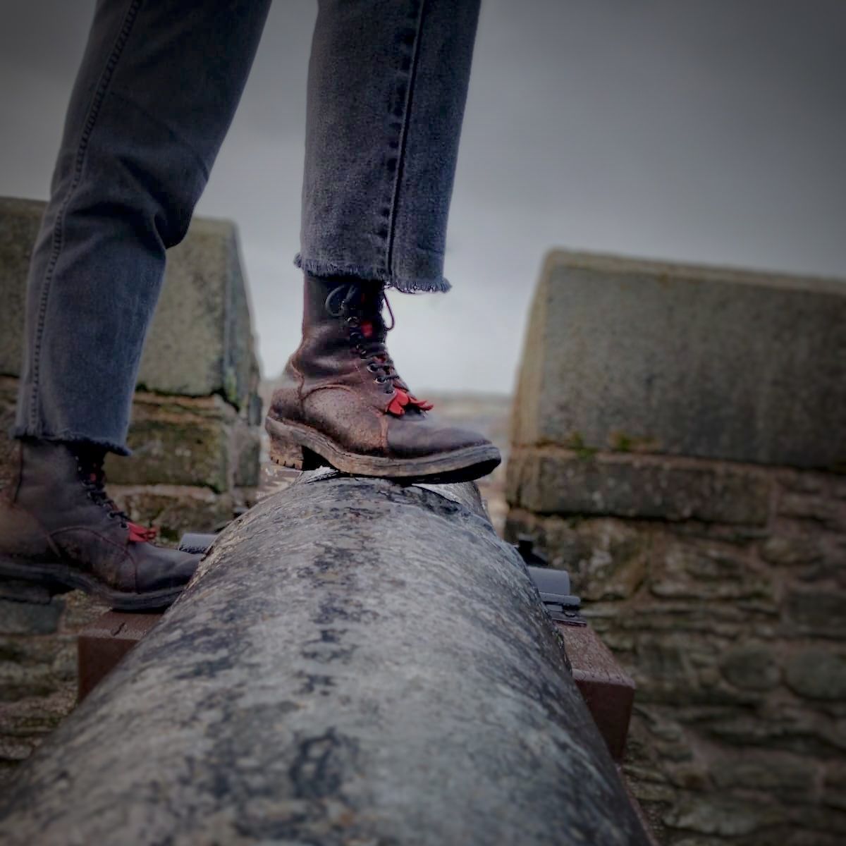 Photo by TheBeginnerBootMaker on December 28, 2023 of the Skin Stitches MK 1 in Horween Black Waxed Flesh.