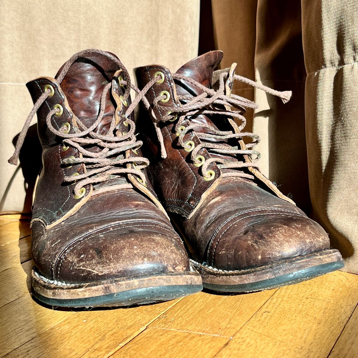 Photo by steverinde on March 21, 2026 of the Viberg Service Boot PCT in Horween Natural Bison.