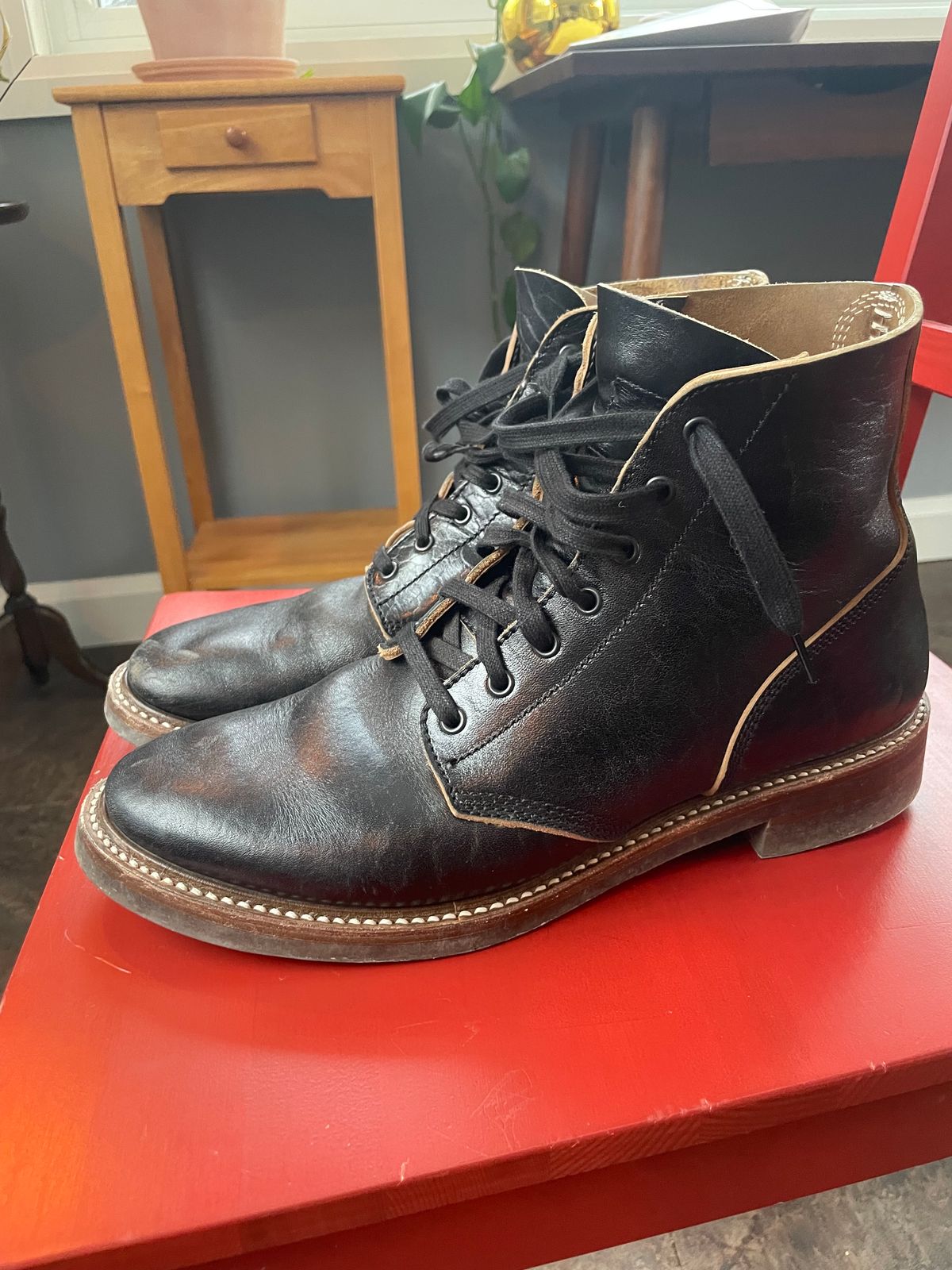 Photo by jeffa on December 5, 2023 of the John Lofgren M-43 Service Shoes in Shinki Black Teacore Horsebutt.