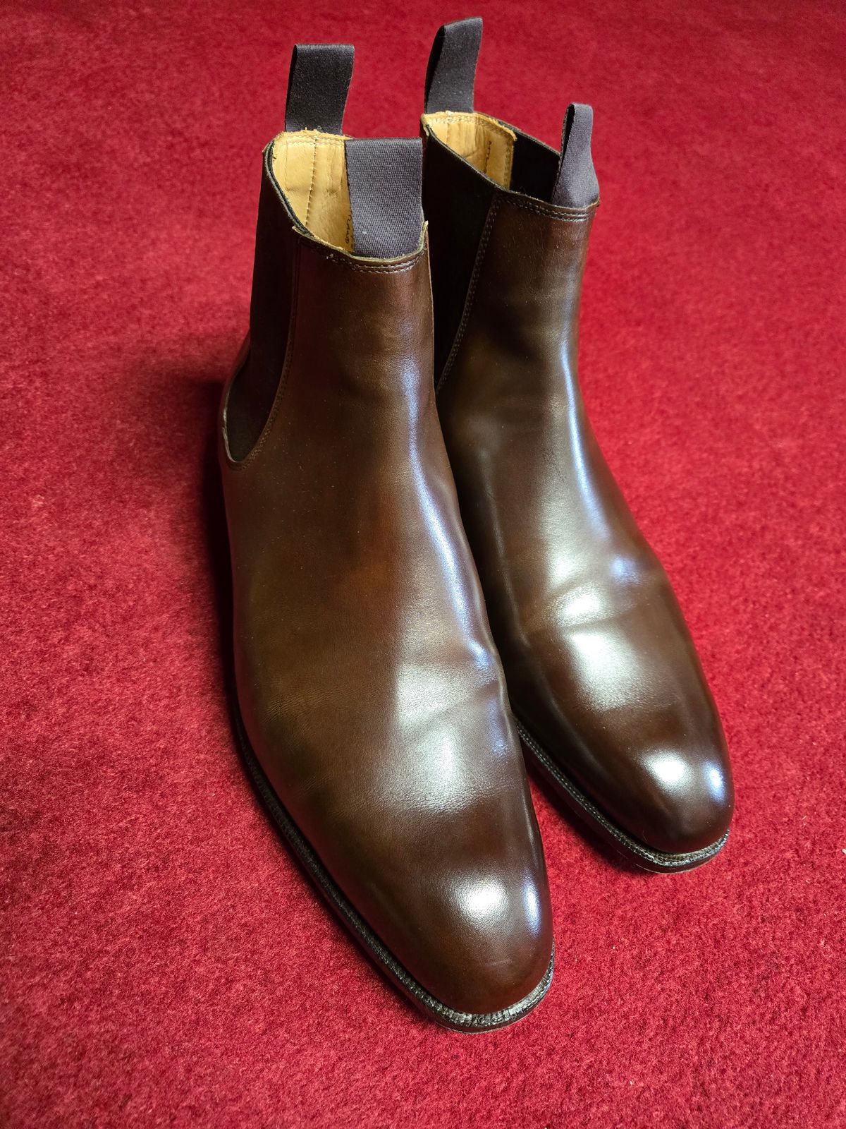 Photo by jelloshots on November 12, 2024 of the Crockett & Jones Maitland Dark Brown Antique Calf in Dark Brown Scotch Grain.