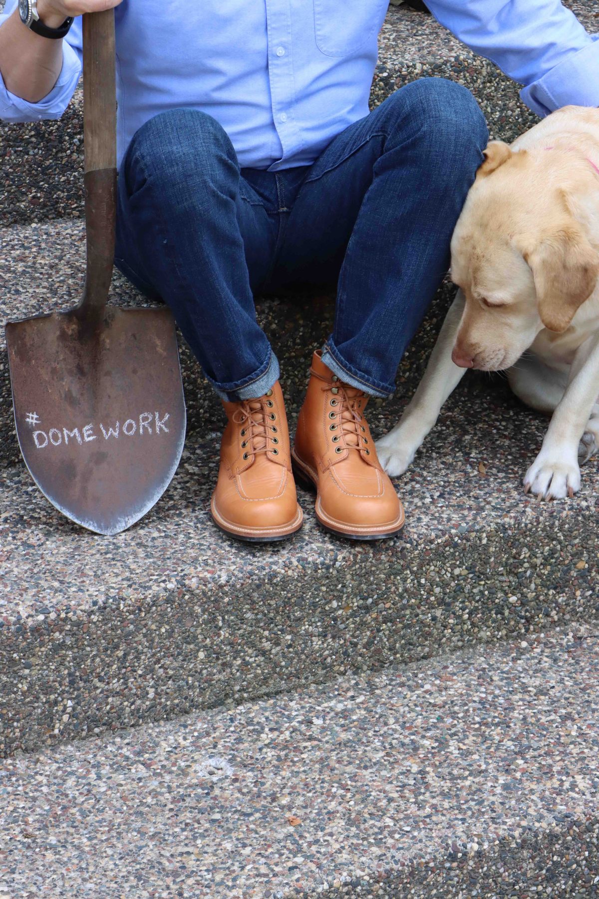 Photo by onthedogwatch on October 2, 2022 of the Grant Stone Brass Boot in Horween Natural Essex.