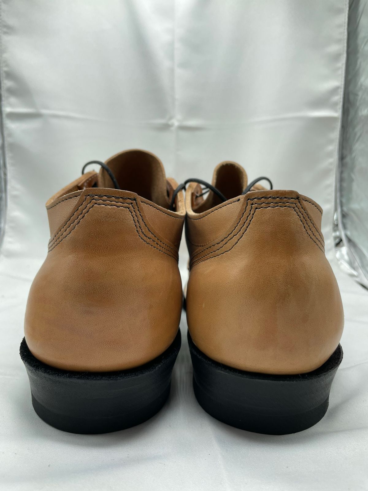 Photo by thatdudeorion on October 6, 2022 of the White's Oxford in Maryam Natural Horsebutt.
