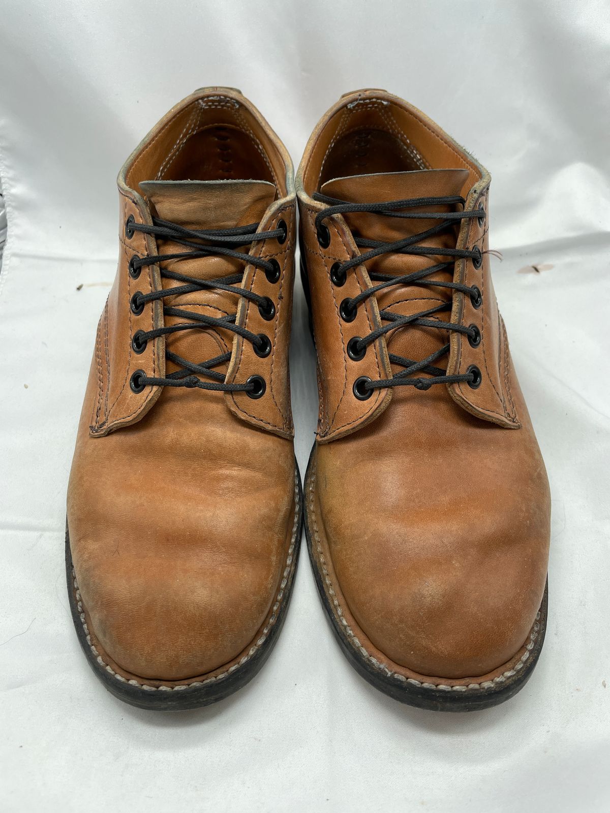 Photo by thatdudeorion on March 3, 2023 of the White's Oxford in Maryam Natural Horsebutt.