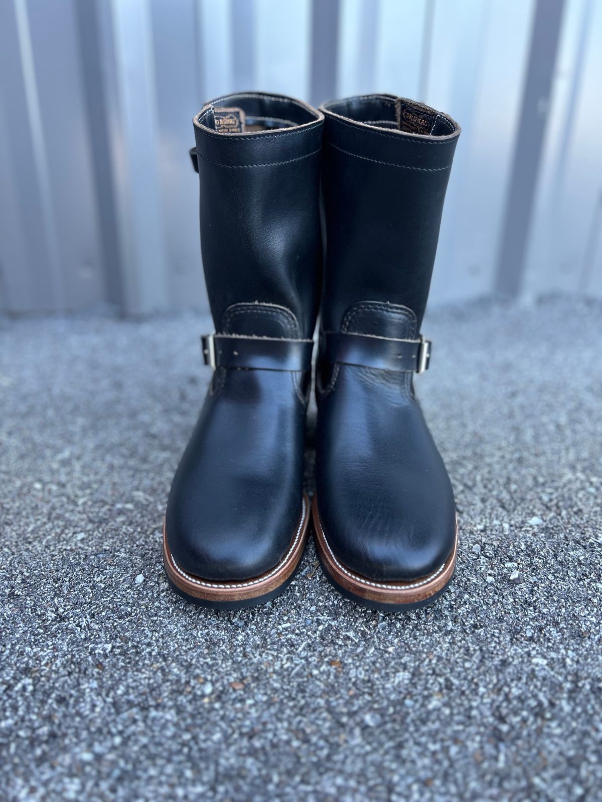 Photo by Everyone_else_fault on November 1, 2024 of the Chippewa Custom Model in Horween Black Chromexcel.