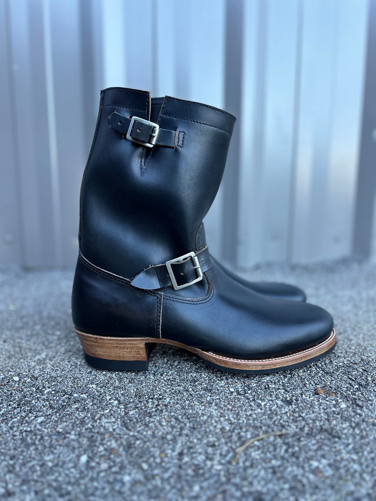 Photo by Everyone_else_fault on November 1, 2024 of the Chippewa Custom Model in Horween Black Chromexcel.