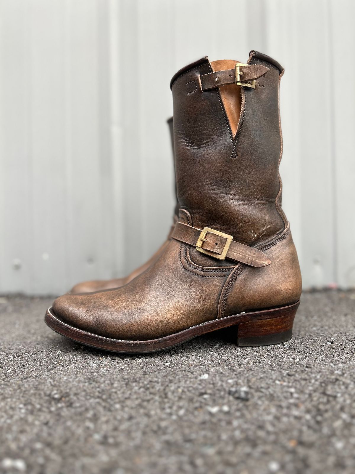 Photo by Everyone_else_fault on December 5, 2022 of the Unsung U 22-2 Engineer Boot in Wickett & Craig Natural Veg Tan.
