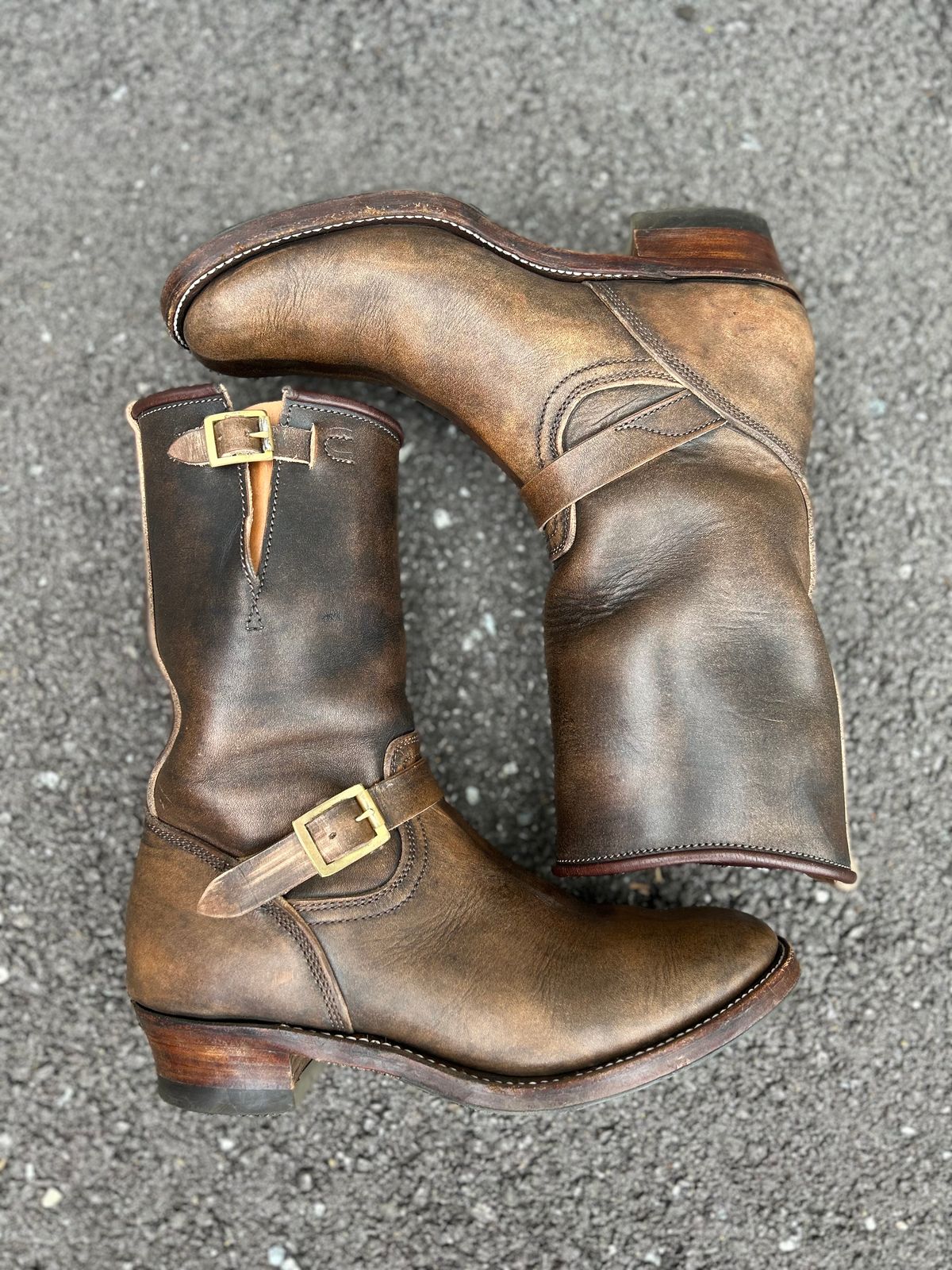 Photo by Everyone_else_fault on December 5, 2022 of the Unsung U 22-2 Engineer Boot in Wickett & Craig Natural Veg Tan.