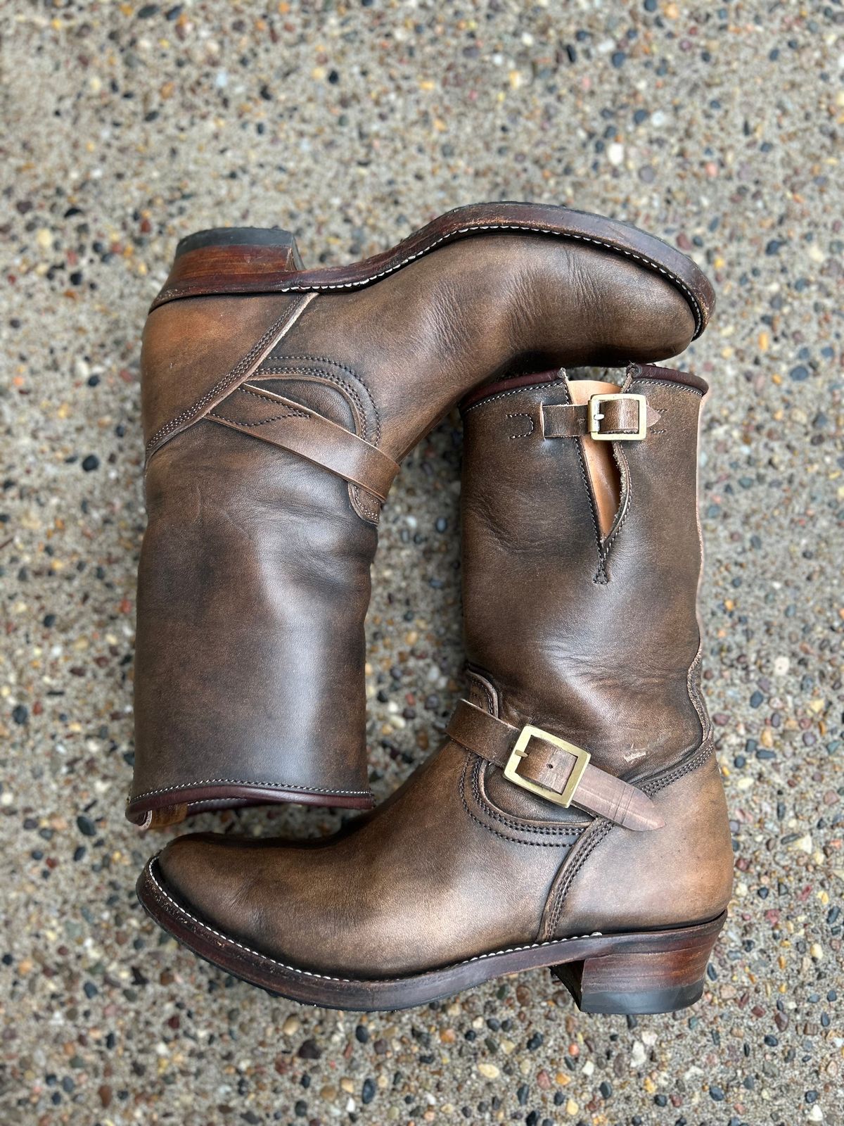 Photo by Everyone_else_fault on January 1, 2023 of the Unsung U 22-2 Engineer Boot in Wickett & Craig Natural Veg Tan.