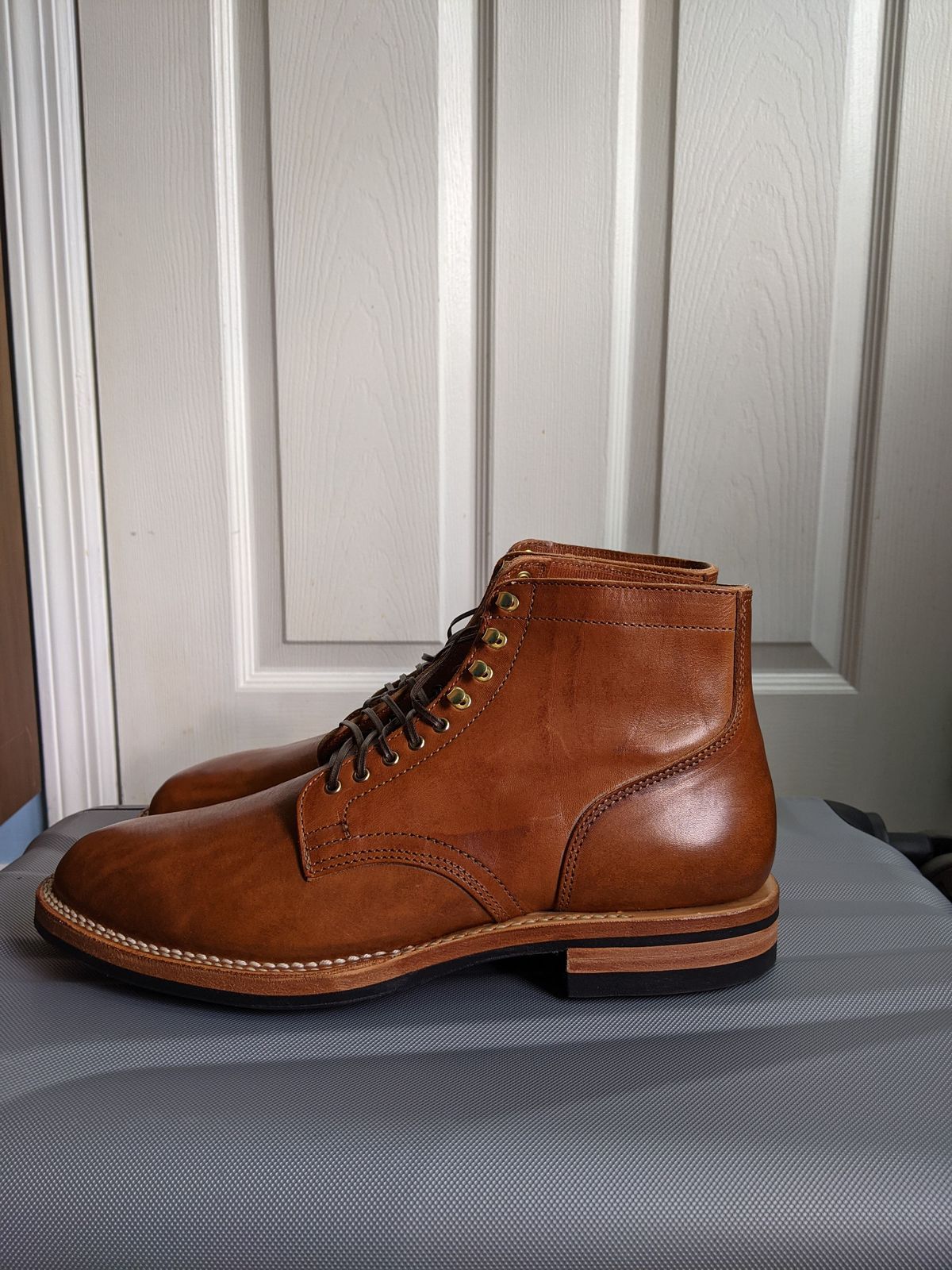 Photo by TropicalBroccoli on September 30, 2021 of the Viberg Service Boot in Conceria 800 Used Ciocio.