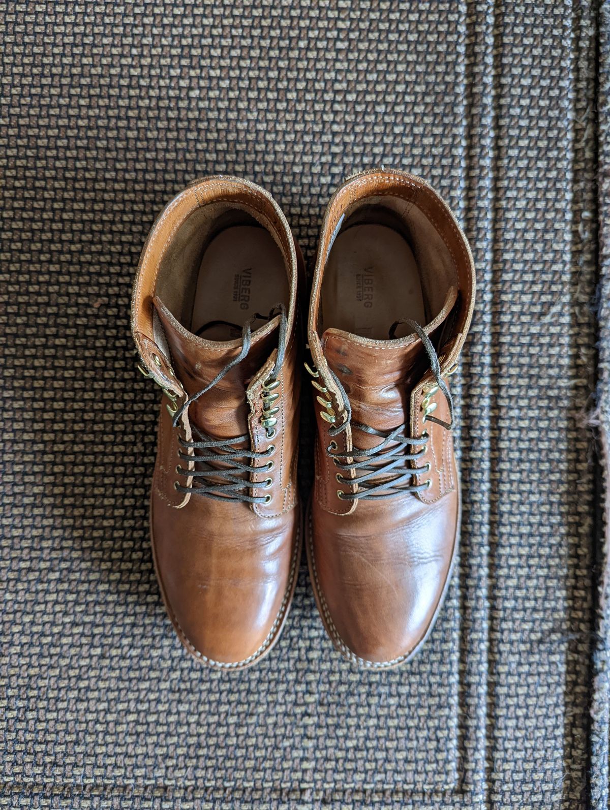 Photo by TropicalBroccoli on November 2, 2021 of the Viberg Service Boot in Conceria 800 Used Ciocio.