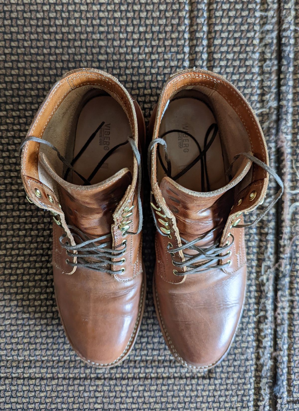 Photo by TropicalBroccoli on December 4, 2021 of the Viberg Service Boot in Conceria 800 Used Ciocio.