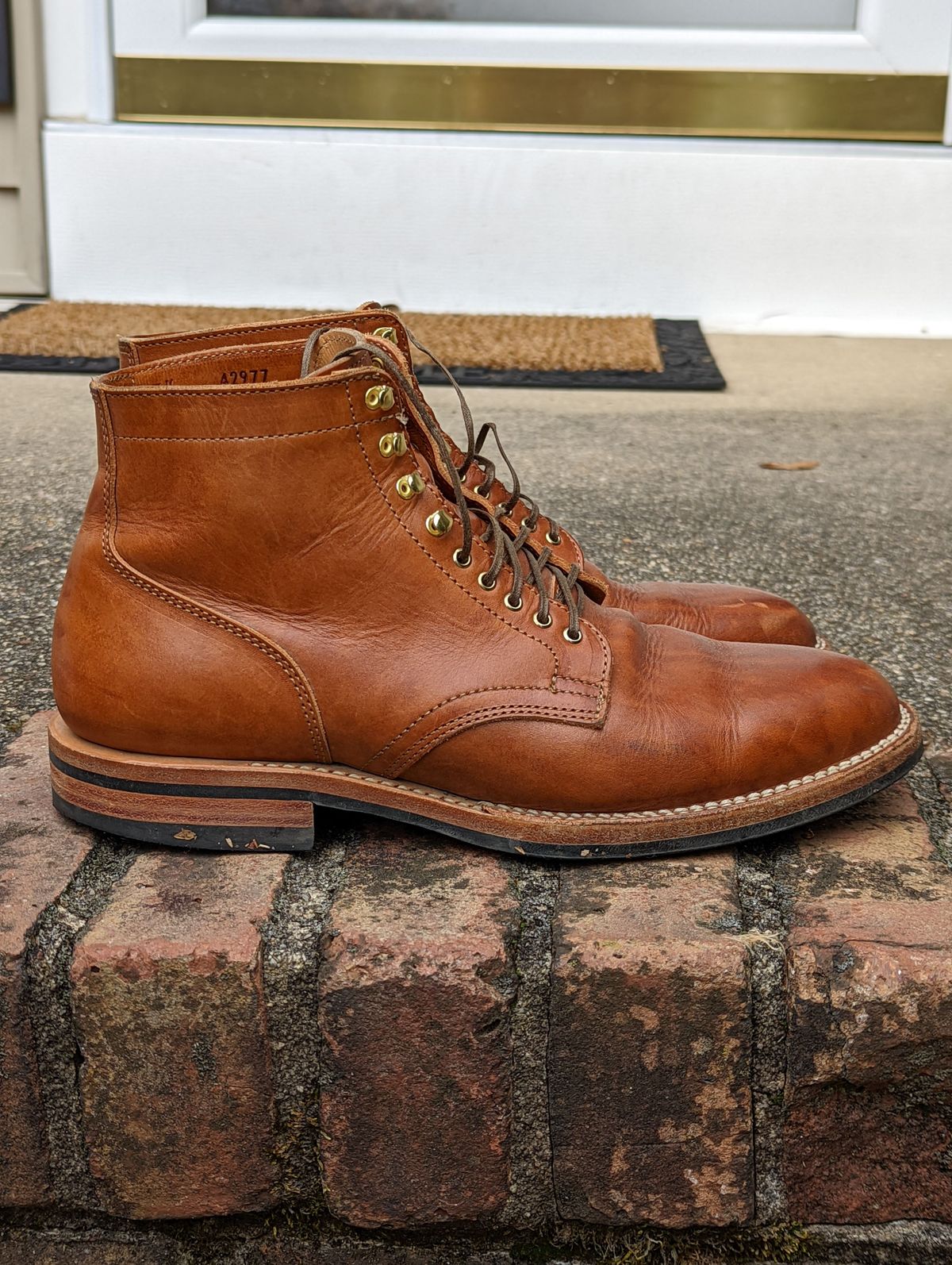 Photo by TropicalBroccoli on January 3, 2022 of the Viberg Service Boot in Conceria 800 Used Ciocio.