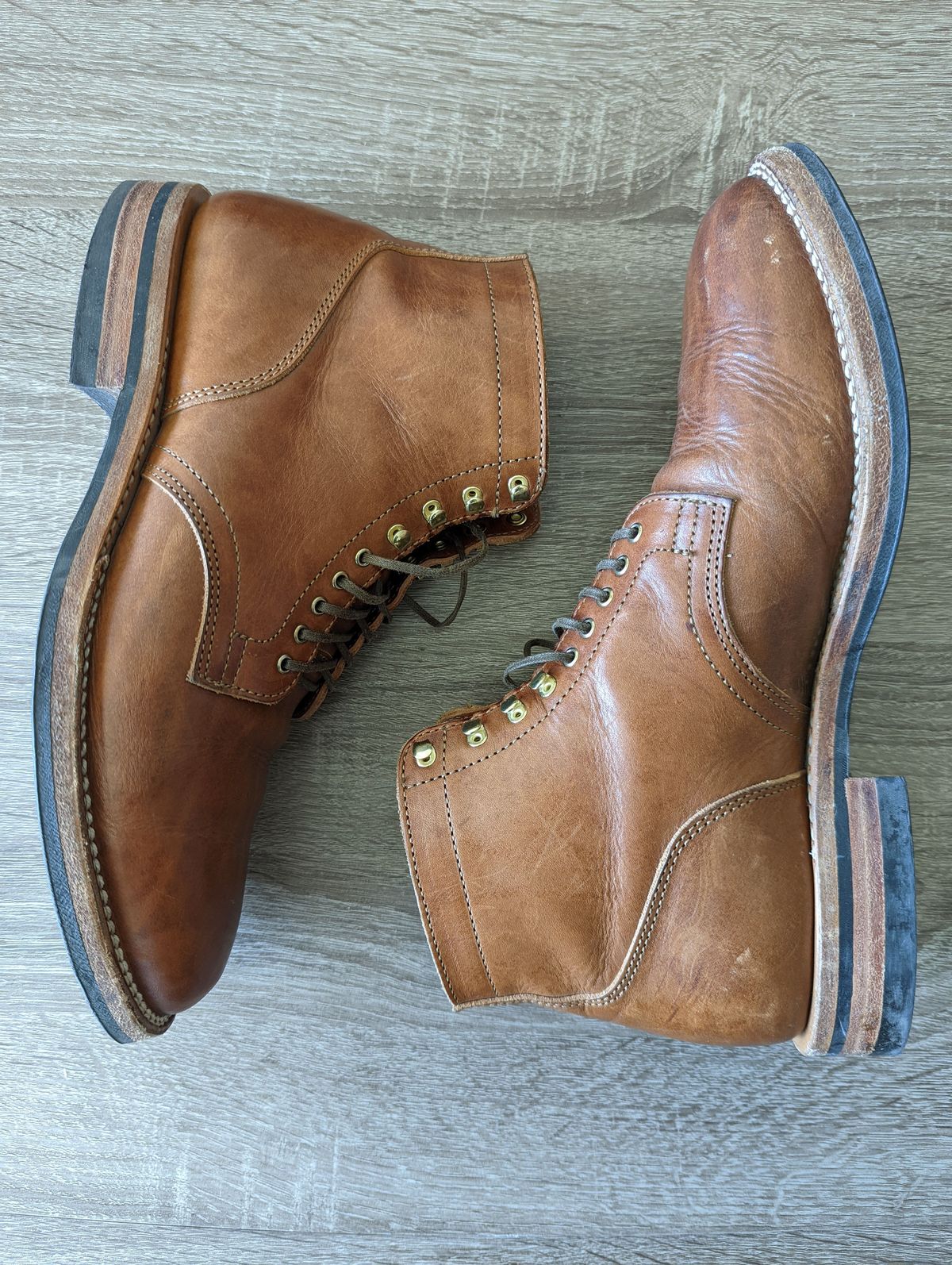 Photo by TropicalBroccoli on February 4, 2022 of the Viberg Service Boot in Conceria 800 Used Ciocio.