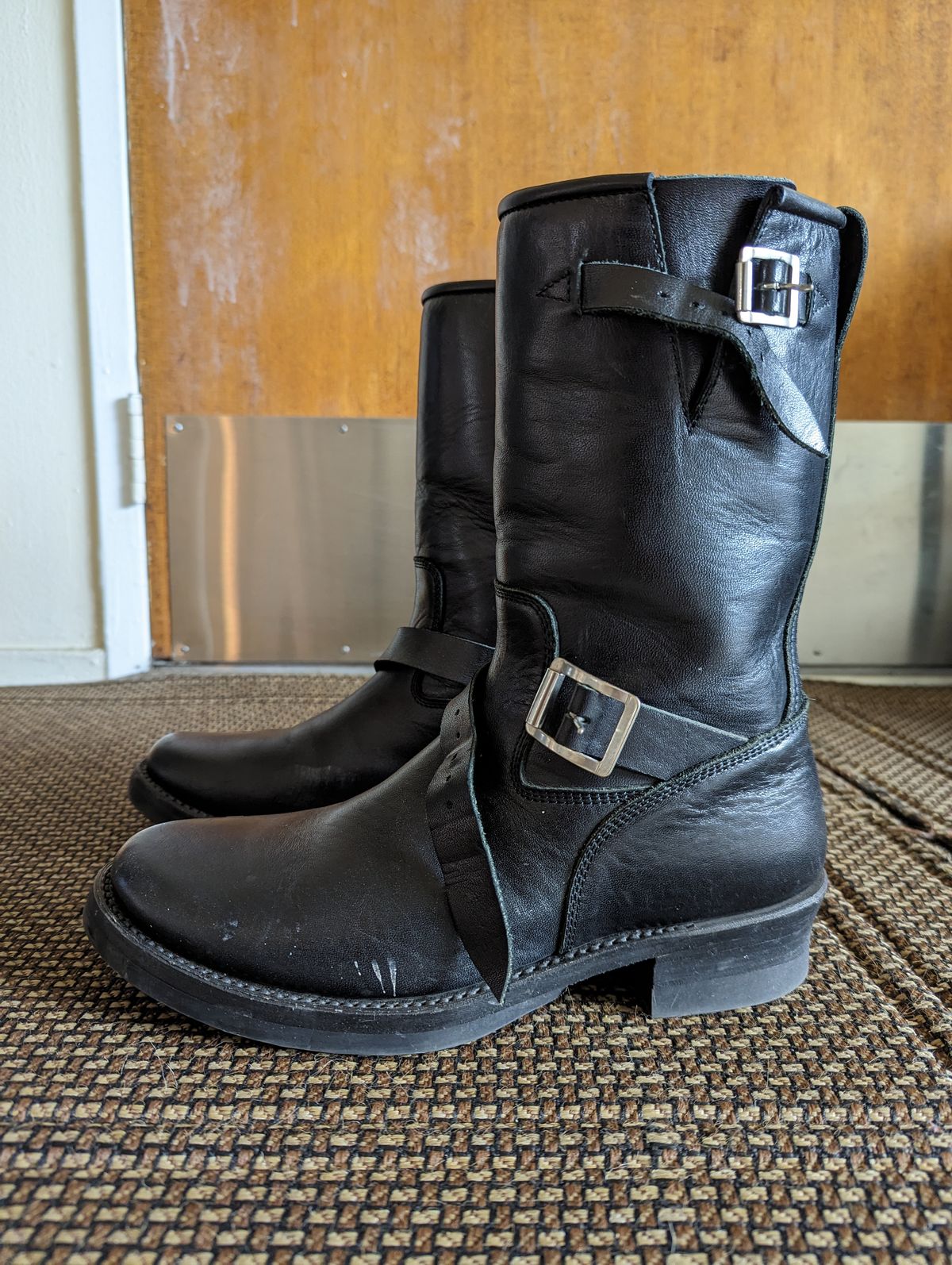 Photo by TropicalBroccoli on January 5, 2023 of the Addict Boots AB-01 Engineer Boots in Black Dye-Finished Horsehide.