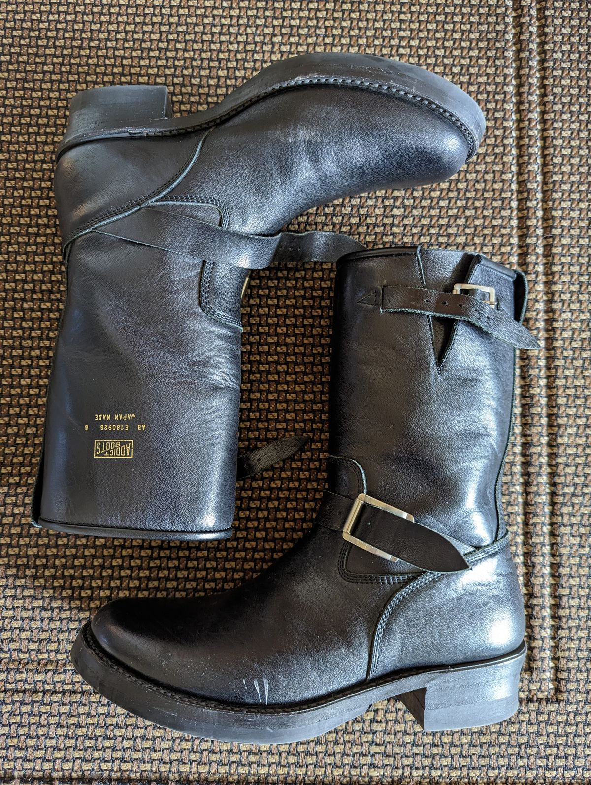 Photo by TropicalBroccoli on January 5, 2023 of the Addict Boots AB-01 Engineer Boots in Black Dye-Finished Horsehide.