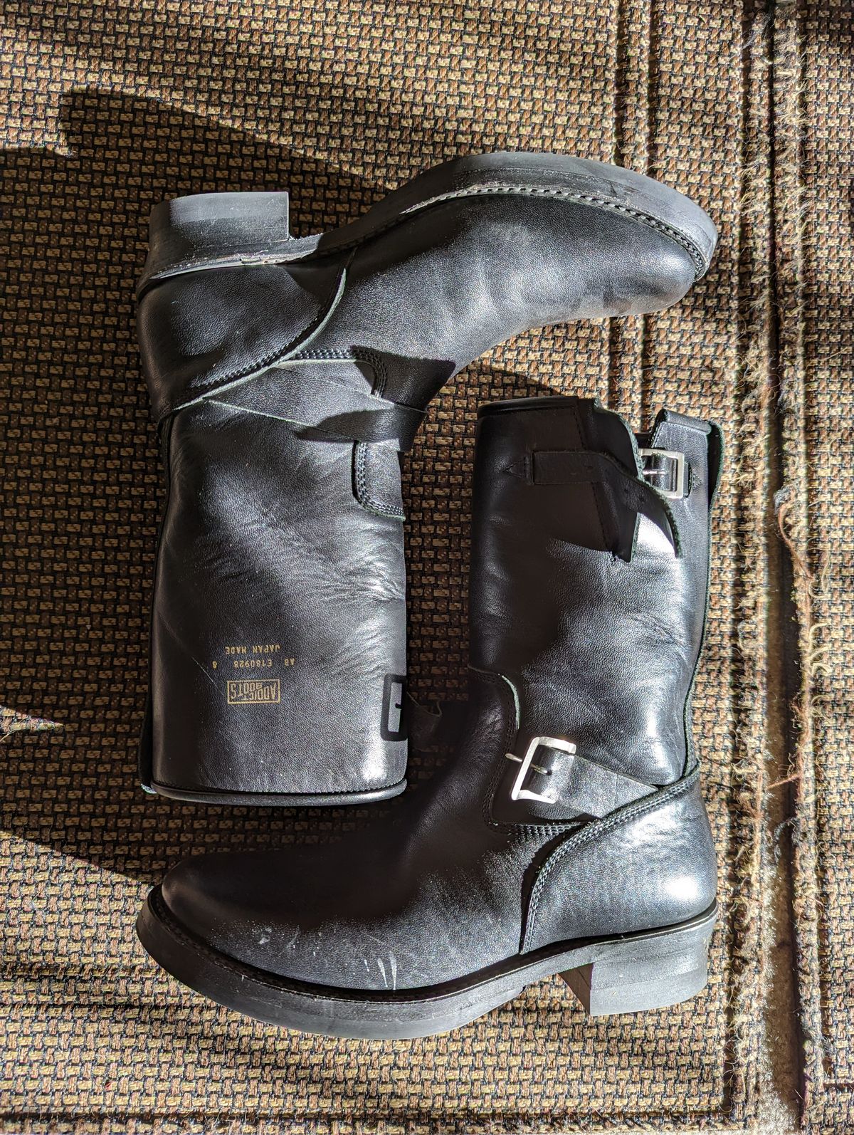 Photo by TropicalBroccoli on February 5, 2023 of the Addict Boots AB-01 Engineer Boots in Black Dye-Finished Horsehide.