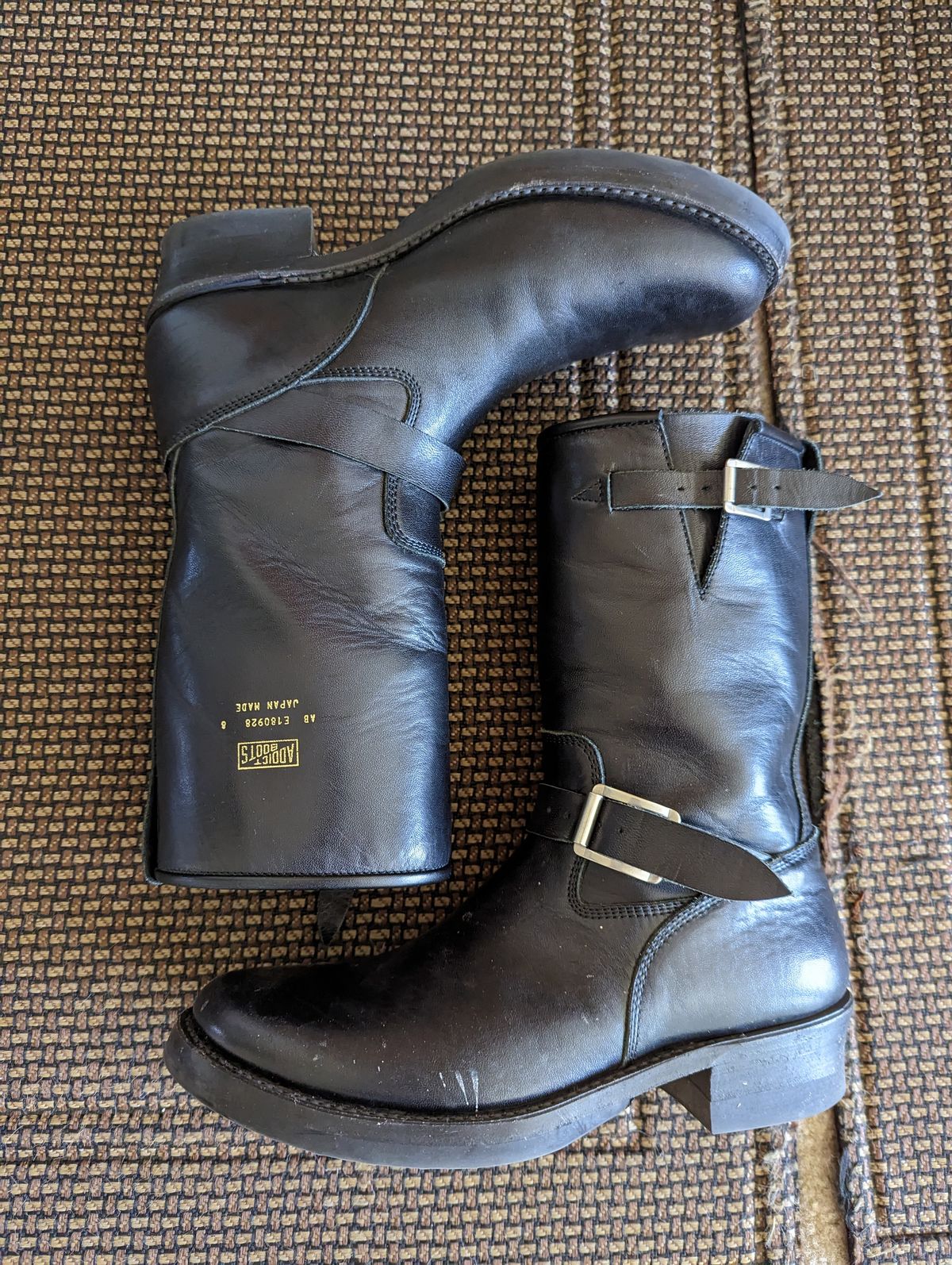 Photo by TropicalBroccoli on March 5, 2023 of the Addict Boots AB-01 Engineer Boots in Black Dye-Finished Horsehide.