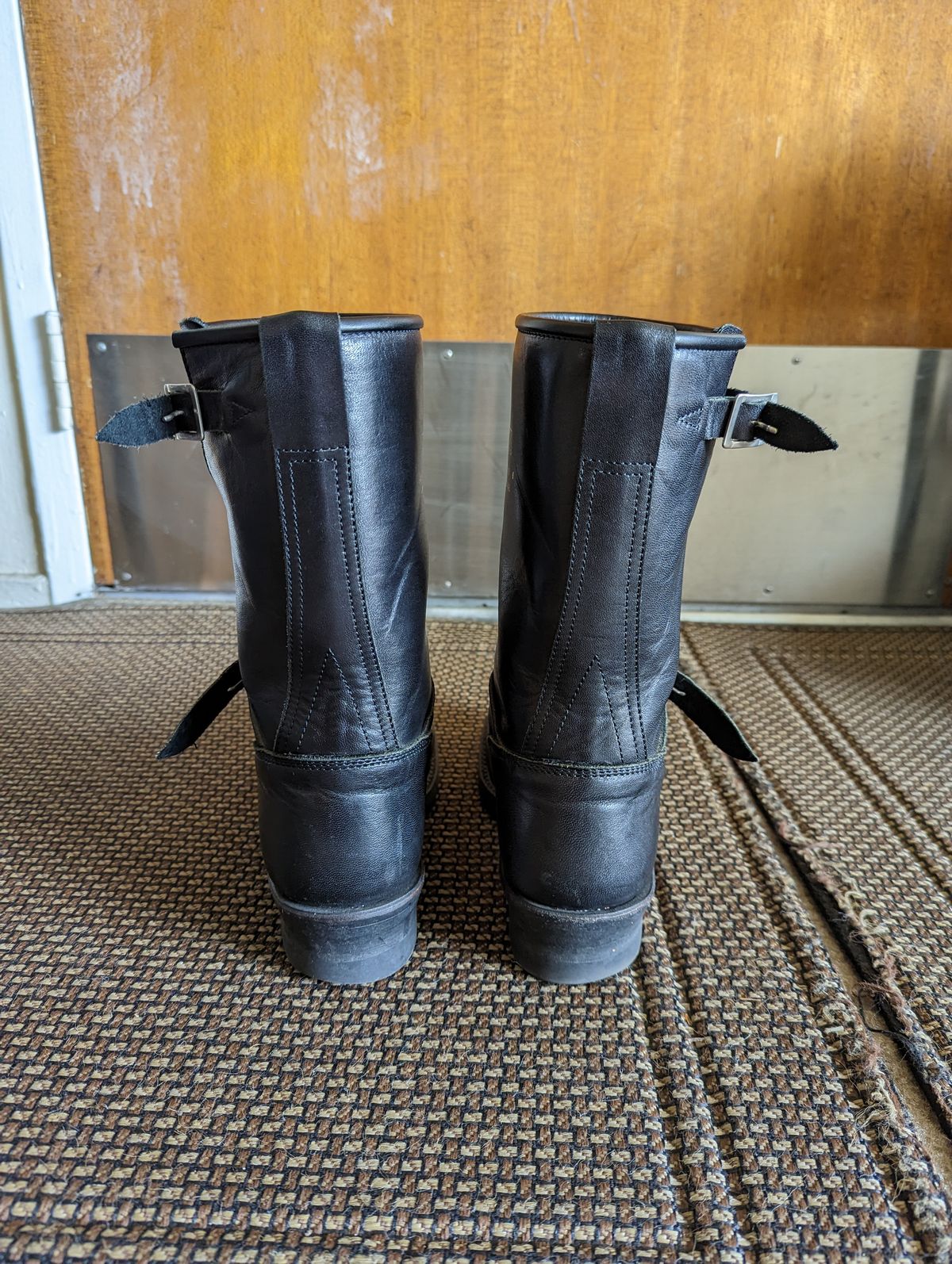 Photo by TropicalBroccoli on April 4, 2023 of the Addict Boots AB-01 Engineer Boots in Black Dye-Finished Horsehide.