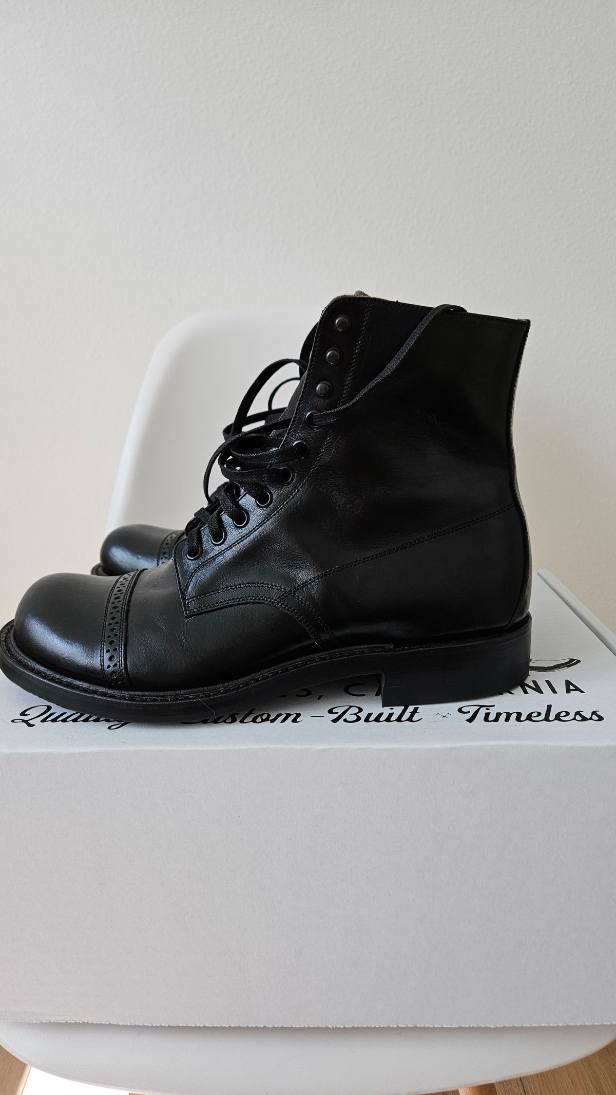Photo by TropicalBroccoli on October 1, 2025 of the Role Club Wingman in Maryam Black Horsehide.