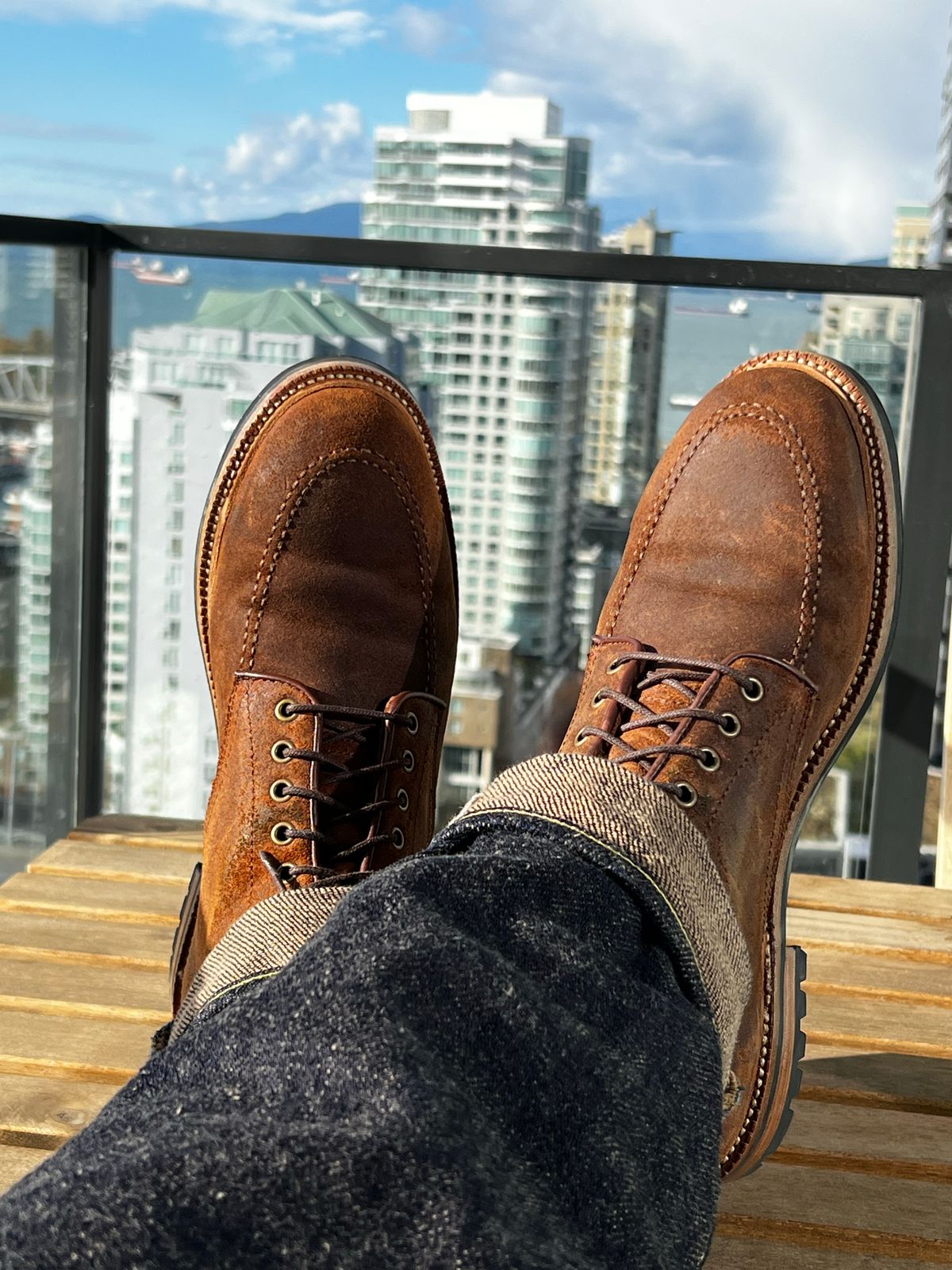 Photo by India_Actual on November 5, 2022 of the Parkhurst The Niagara in C.F. Stead Light Brown Waxy Commander Suede.