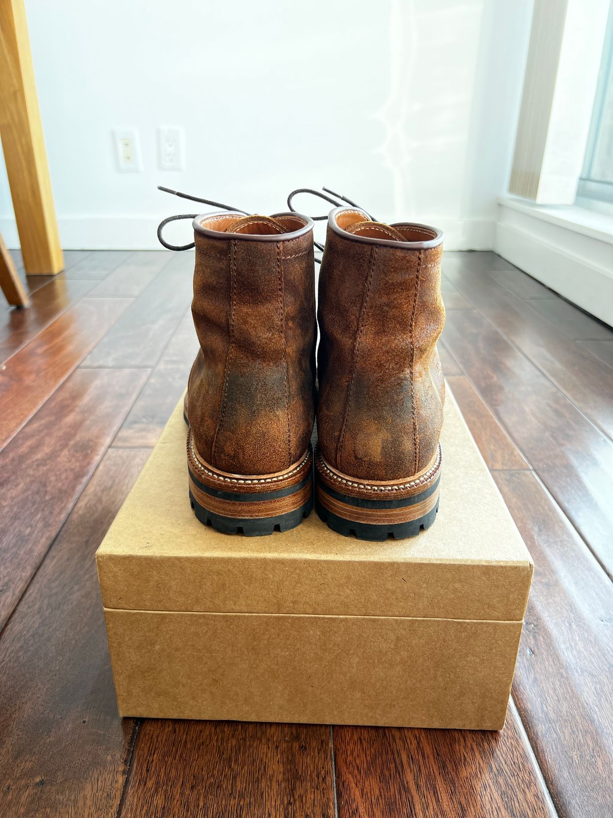 Photo by India_Actual on November 5, 2022 of the Parkhurst The Niagara in C.F. Stead Light Brown Waxy Commander Suede.