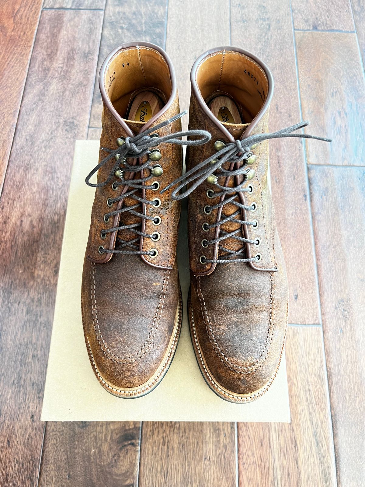 Photo by India_Actual on November 5, 2022 of the Parkhurst The Niagara in C.F. Stead Light Brown Waxy Commander Suede.