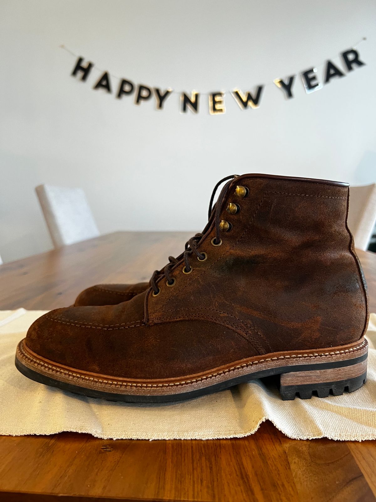 Photo by India_Actual on January 5, 2023 of the Parkhurst The Niagara in C.F. Stead Light Brown Waxy Commander Suede.
