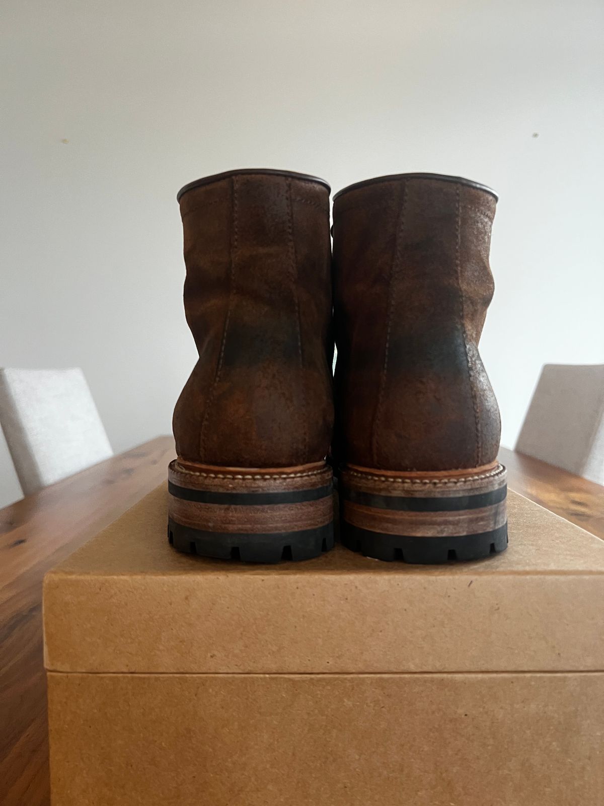 Photo by India_Actual on February 5, 2023 of the Parkhurst The Niagara in C.F. Stead Light Brown Waxy Commander Suede.