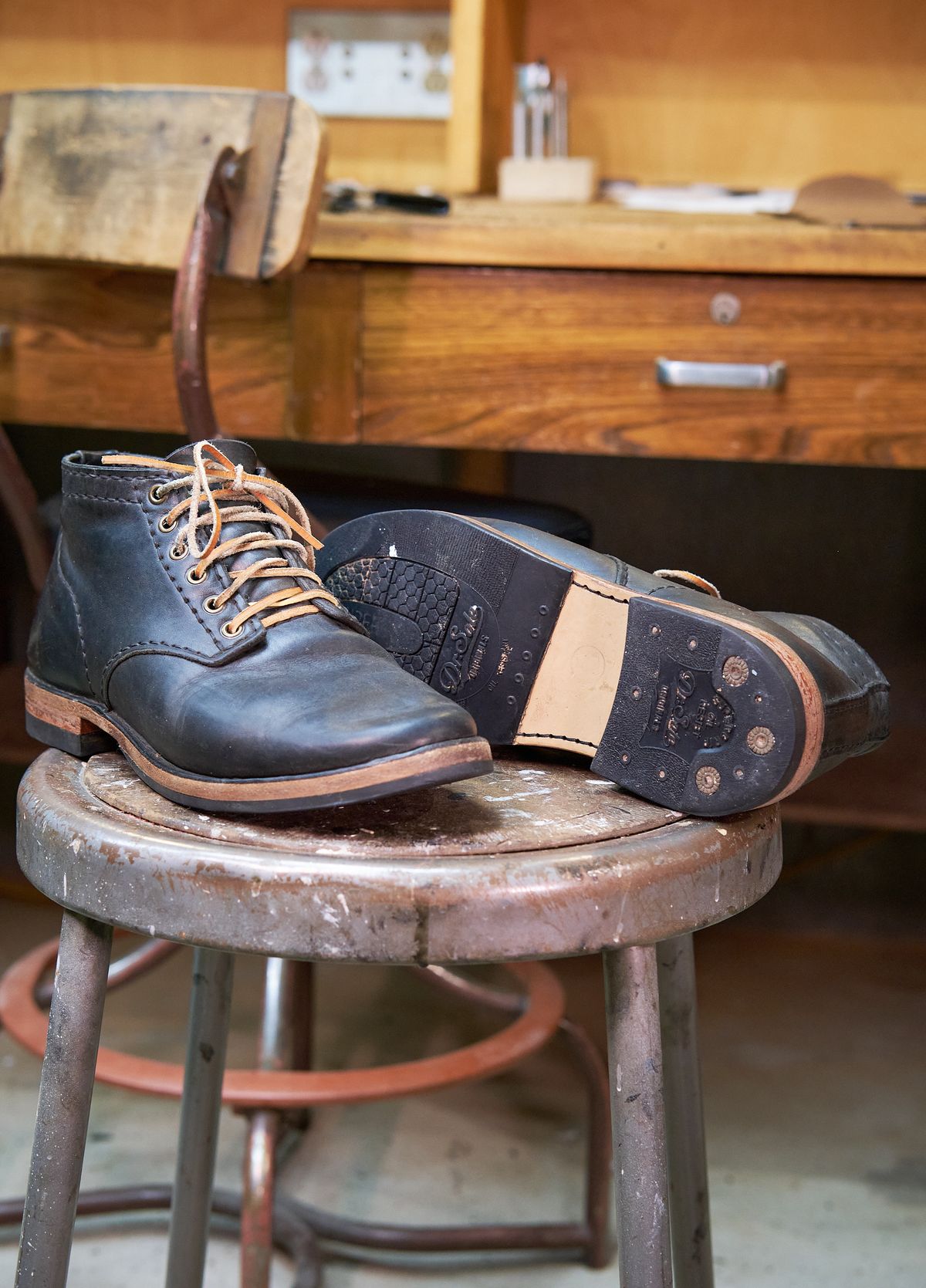 Photo by BobHendersonHB on December 5, 2022 of the Self-Made Service Boot in Horween Black Nantucket.