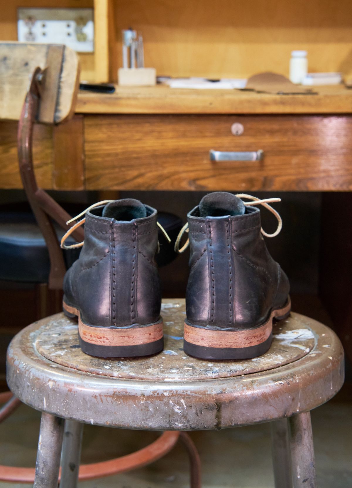 Photo by BobHendersonHB on December 5, 2022 of the Self-Made Service Boot in Horween Black Nantucket.