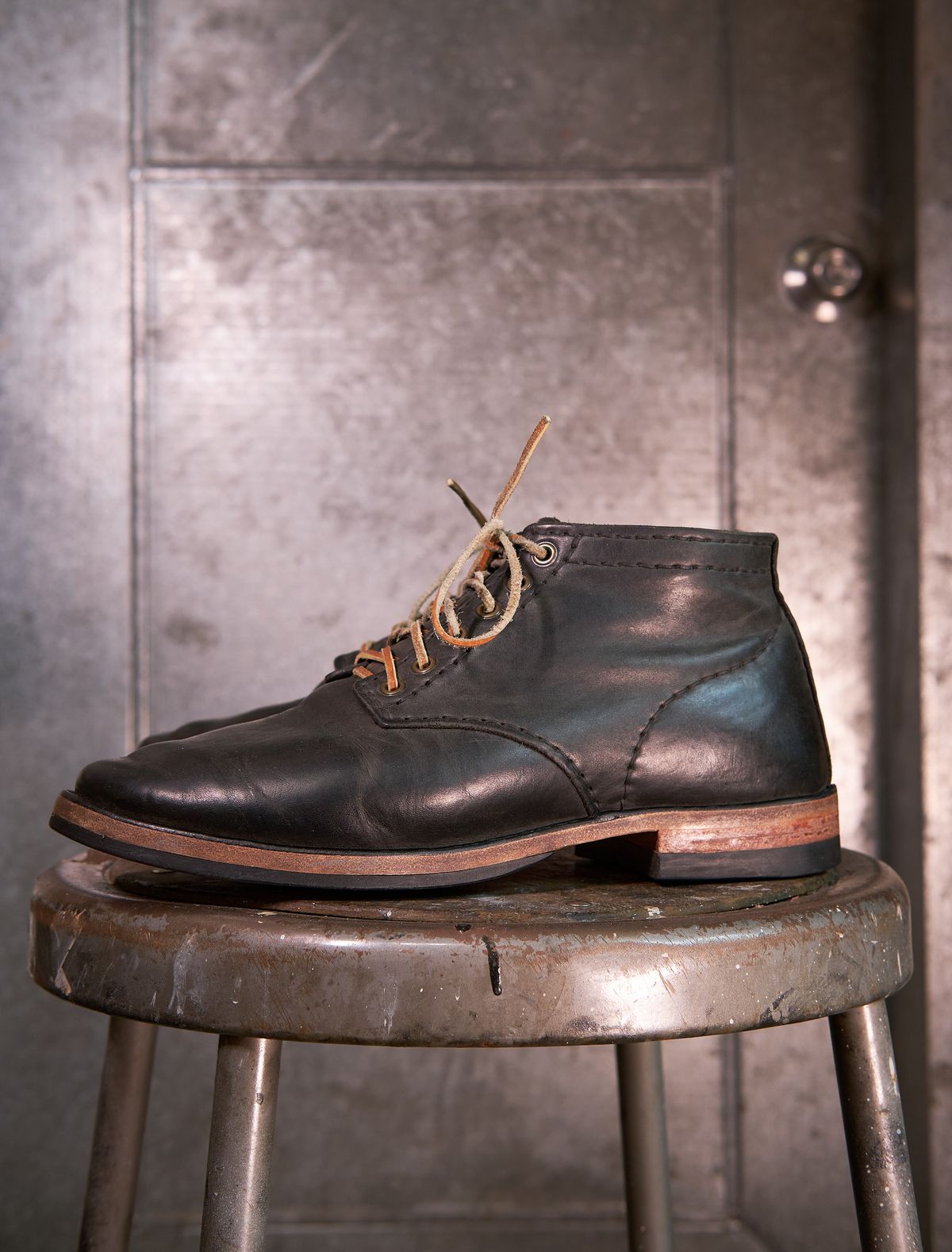 Photo by BobHendersonHB on January 6, 2023 of the Self-Made Service Boot in Horween Black Nantucket.