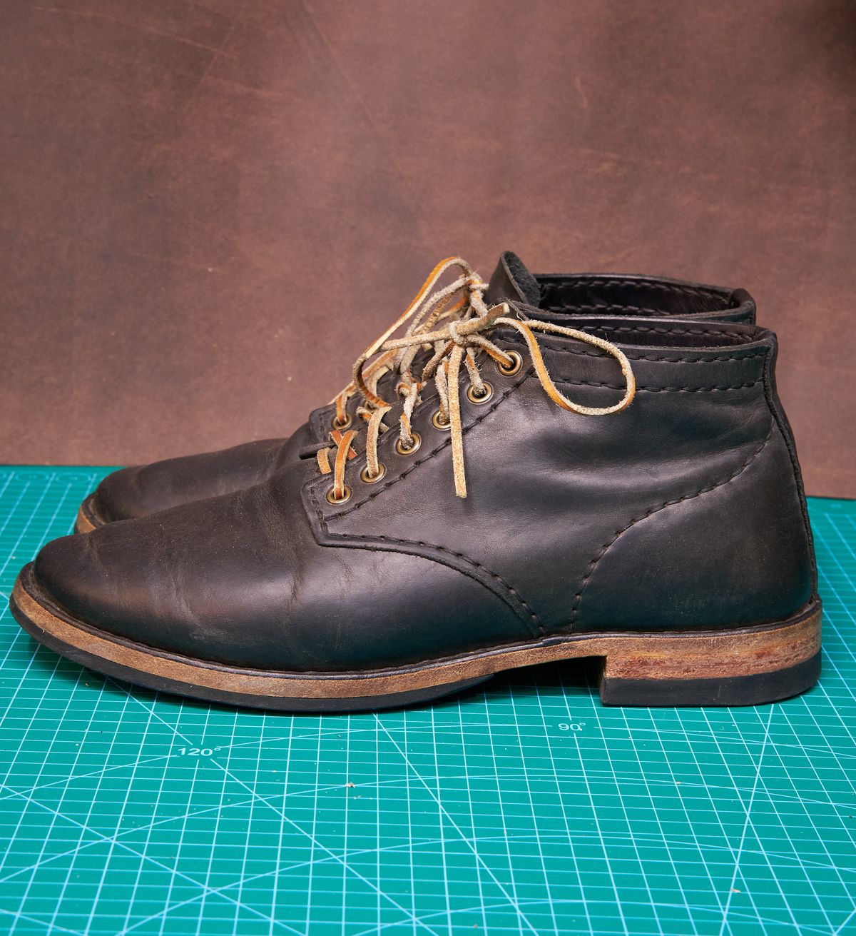 Photo by BobHendersonHB on February 5, 2023 of the Self-Made Service Boot in Horween Black Nantucket.