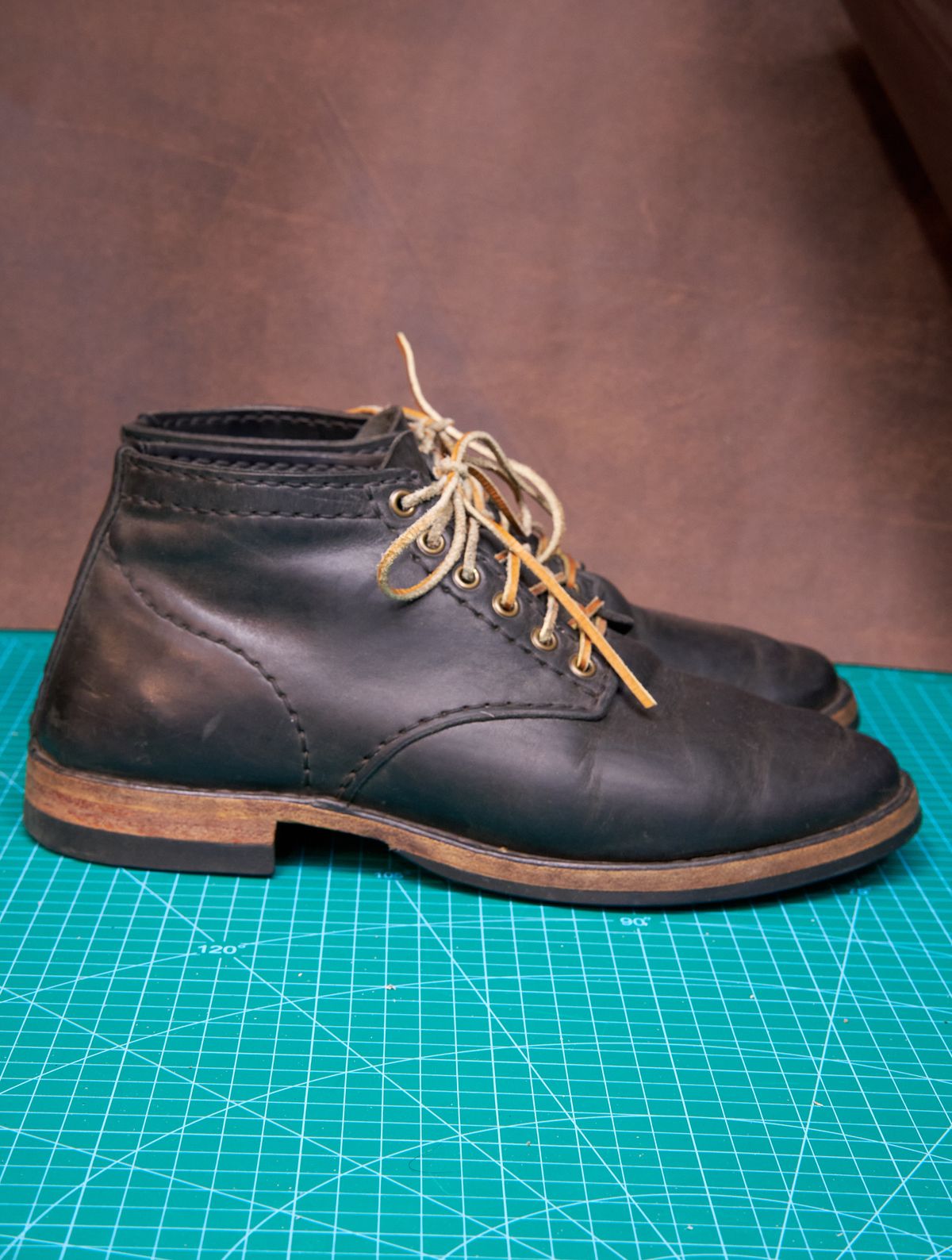 Photo by BobHendersonHB on February 5, 2023 of the Self-Made Service Boot in Horween Black Nantucket.