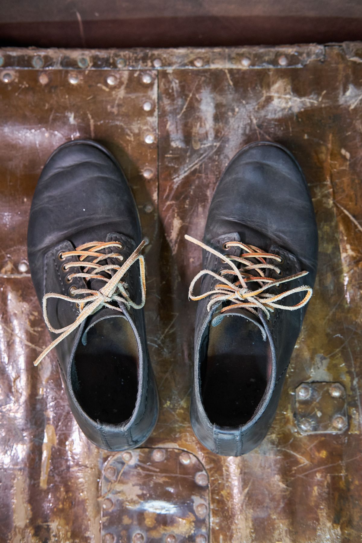 Photo by BobHendersonHB on March 6, 2023 of the Self-Made Service Boot in Horween Black Nantucket.