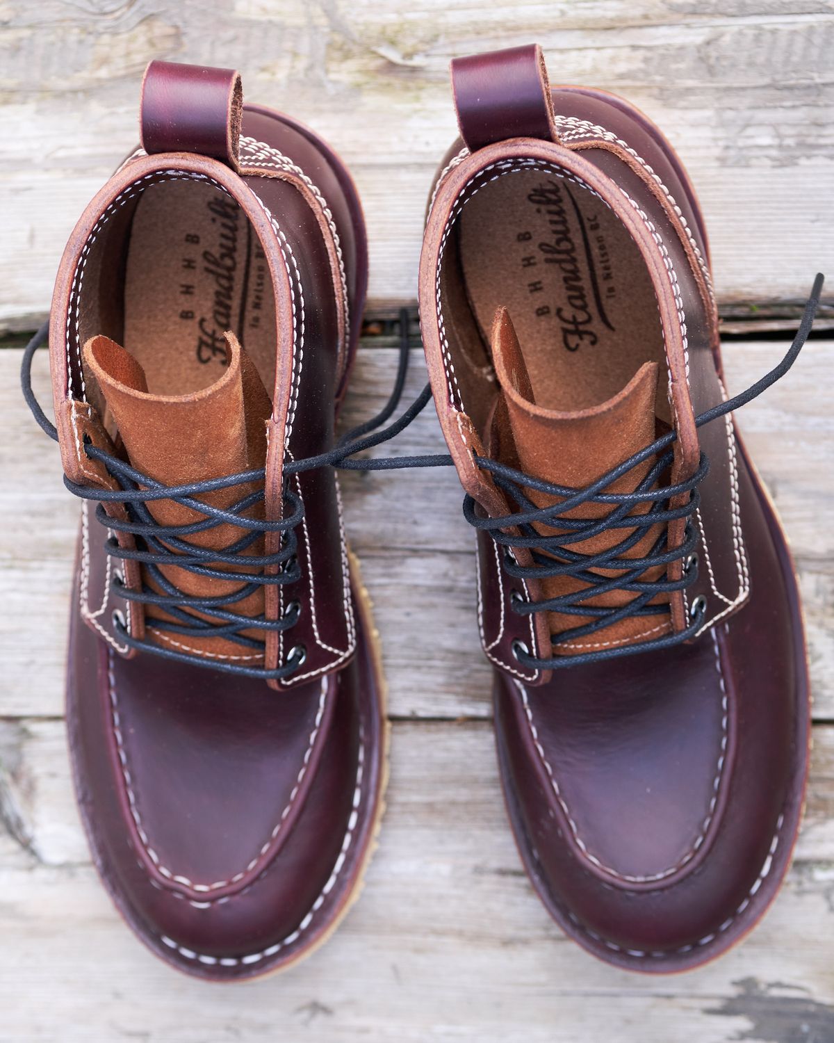 Photo by BobHendersonHB on November 6, 2023 of the BHHB Pull-Top Moc in Seidel Oxblood Double Shot.