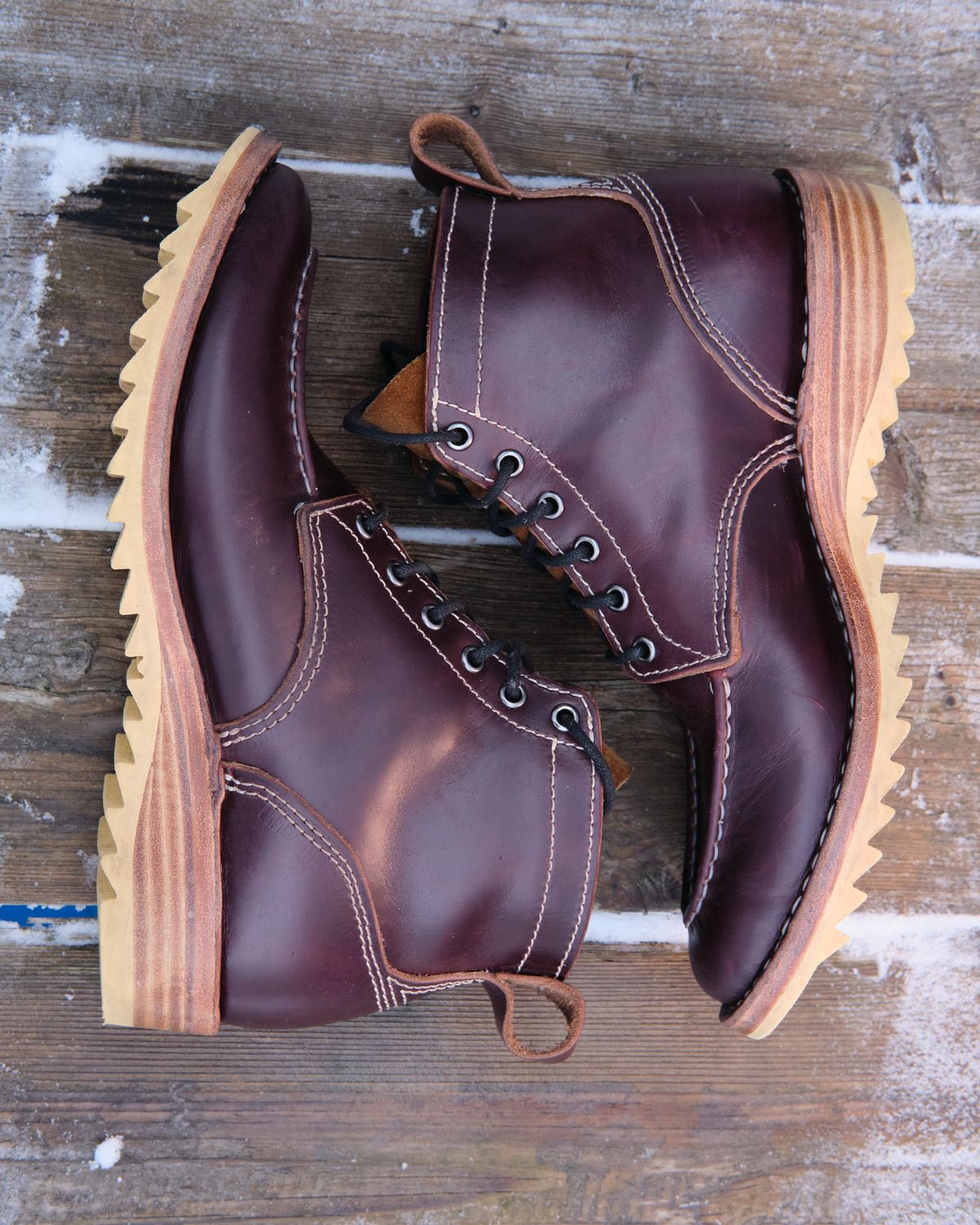Photo by BobHendersonHB on December 3, 2023 of the BHHB Pull-Top Moc in Seidel Oxblood Double Shot.