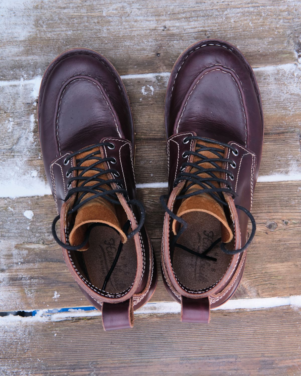 Photo by BobHendersonHB on December 3, 2023 of the BHHB Pull-Top Moc in Seidel Oxblood Double Shot.