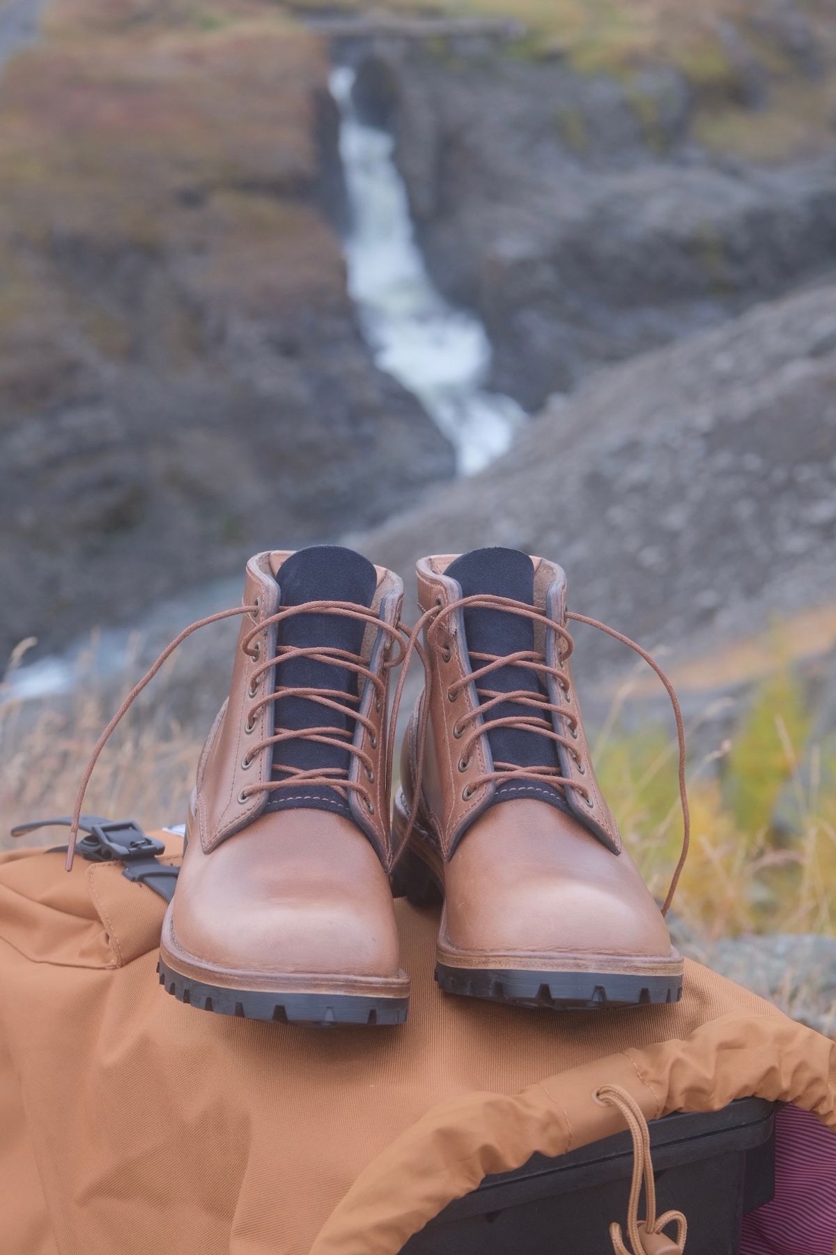 Photo by BobHendersonHB on October 1, 2023 of the BHHB Baller Collar Standard in Horween Natural Chromexcel.