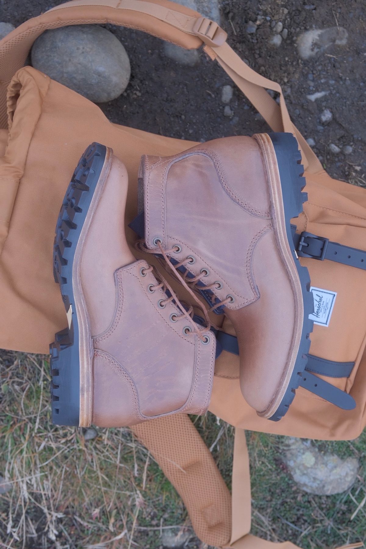 Photo by BobHendersonHB on October 1, 2023 of the BHHB Baller Collar Standard in Horween Natural Chromexcel.