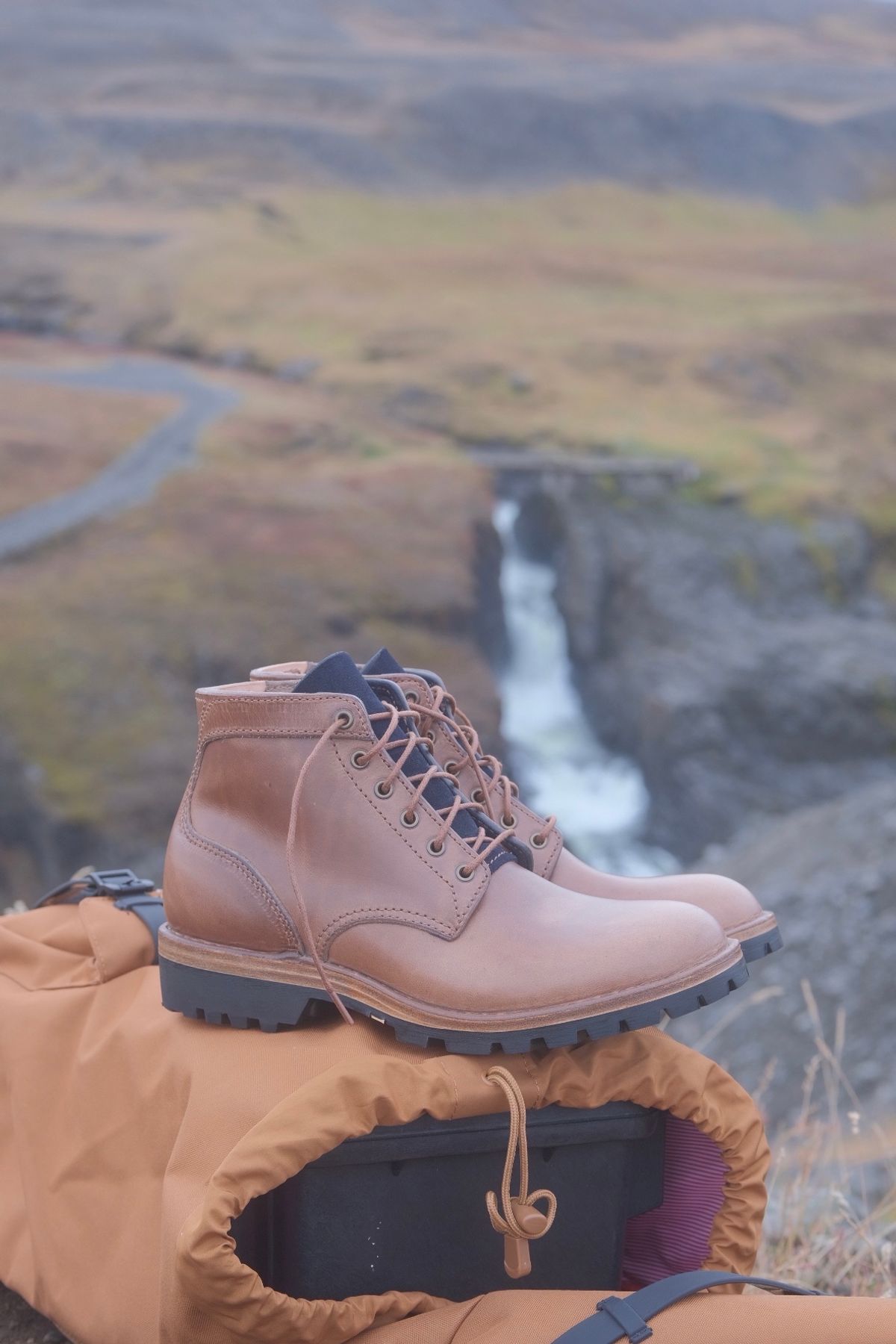 Photo by BobHendersonHB on October 1, 2023 of the BHHB Baller Collar Standard in Horween Natural Chromexcel.