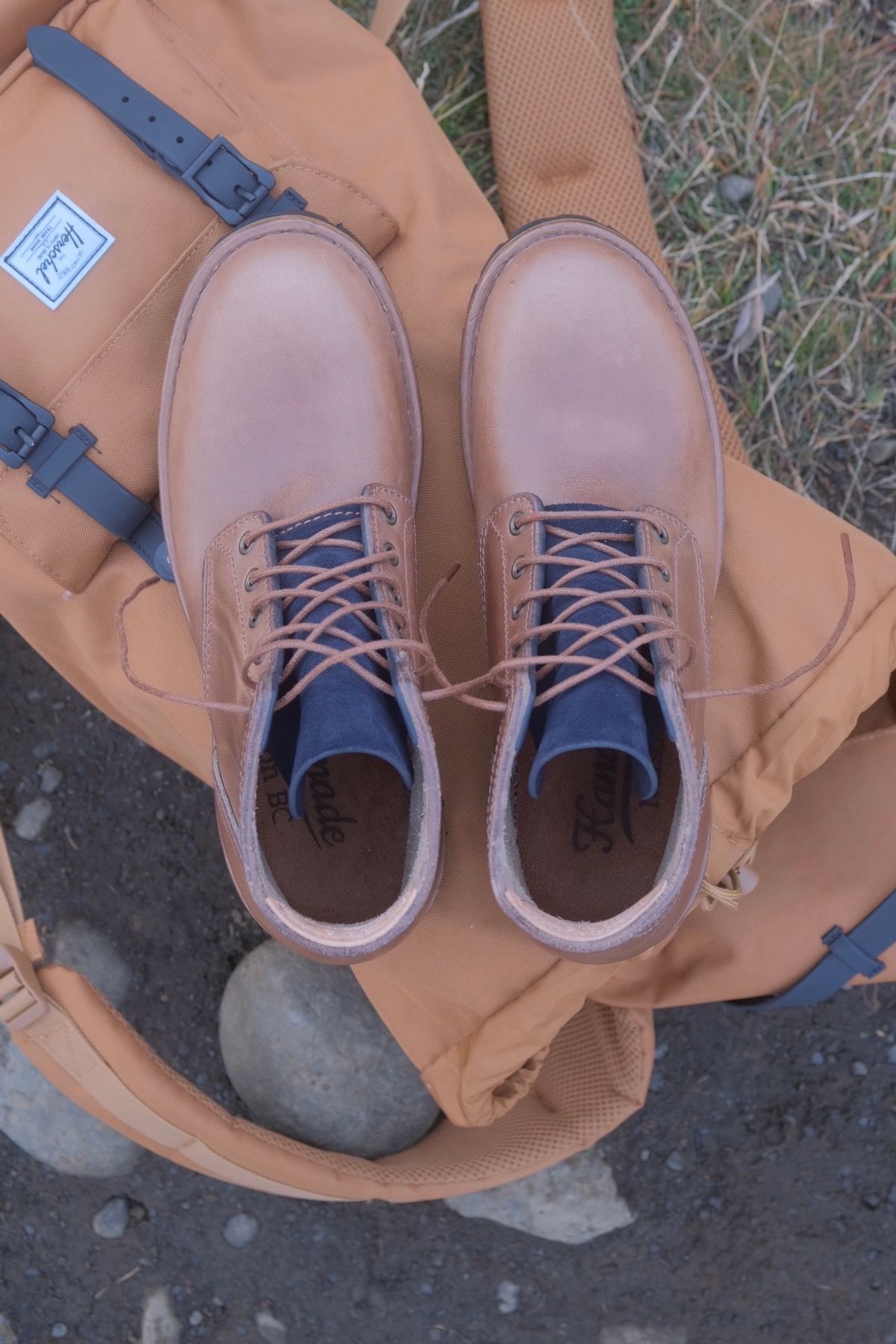 Photo by BobHendersonHB on October 1, 2023 of the BHHB Baller Collar Standard in Horween Natural Chromexcel.
