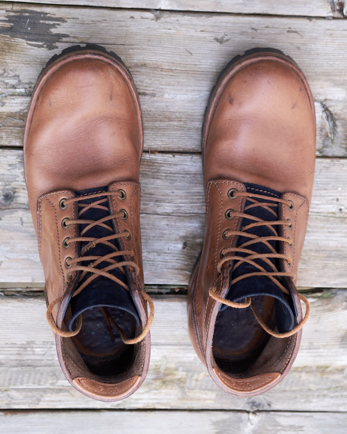 Photo by BobHendersonHB on November 6, 2023 of the BHHB Baller Collar Standard in Horween Natural Chromexcel.