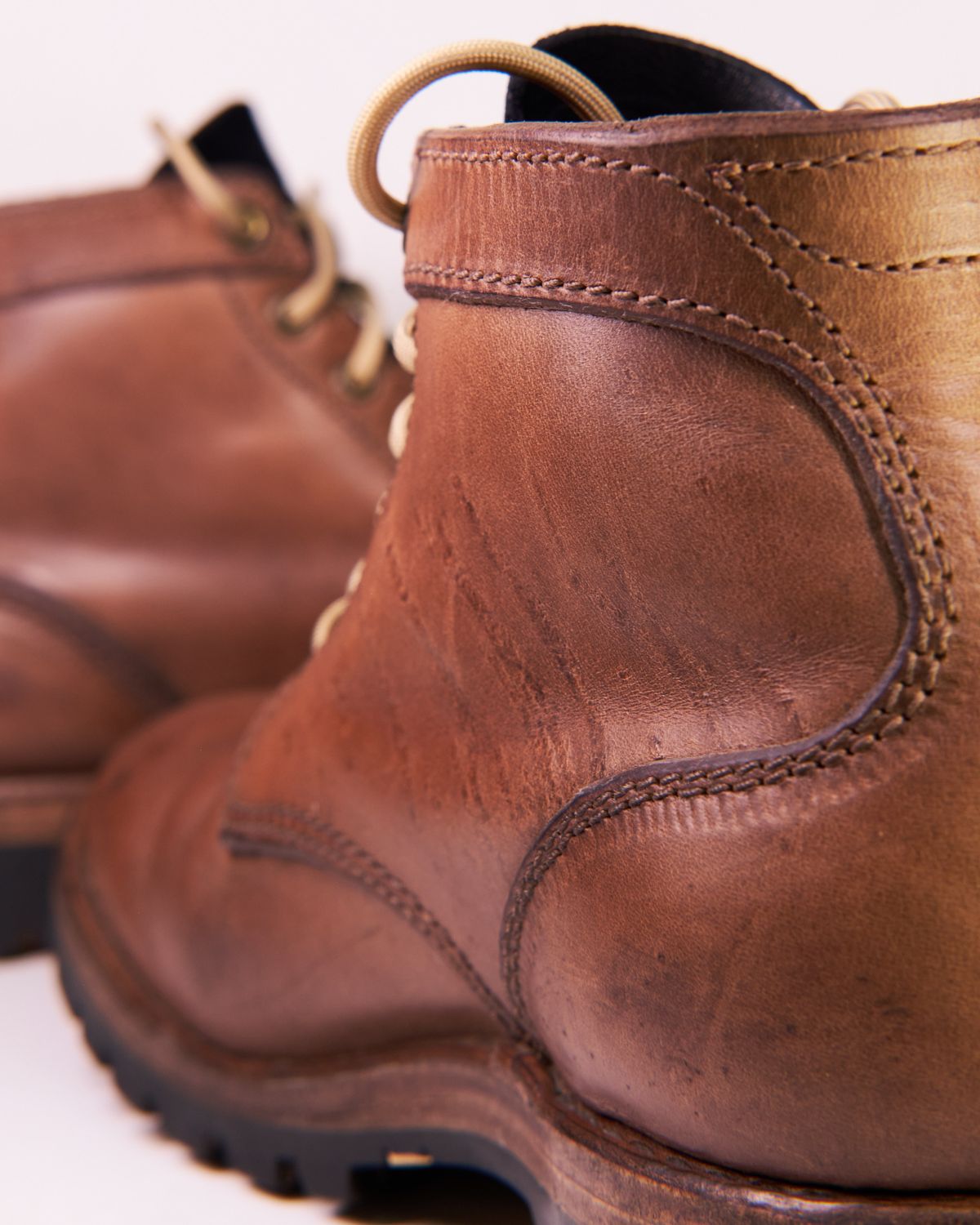 Photo by BobHendersonHB on January 2, 2024 of the BHHB Baller Collar Standard in Horween Natural Chromexcel.