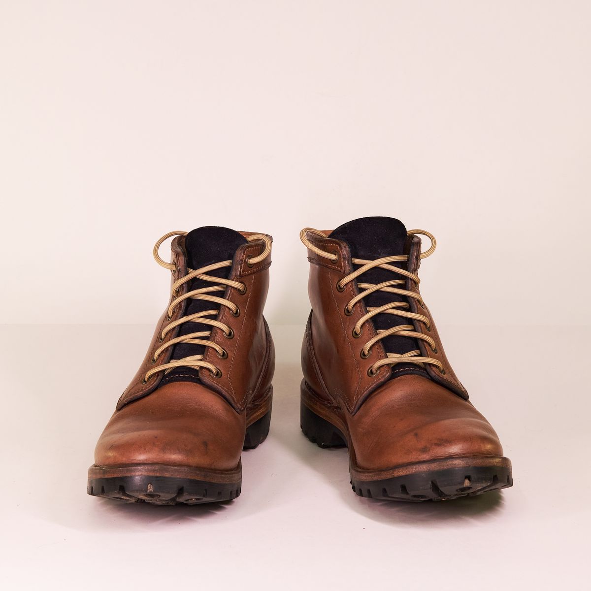 Photo by BobHendersonHB on January 2, 2024 of the BHHB Baller Collar Standard in Horween Natural Chromexcel.