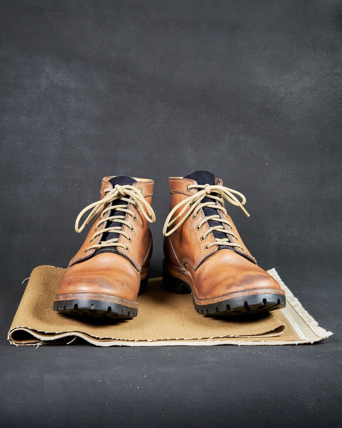 Photo by BobHendersonHB on March 3, 2024 of the BHHB Baller Collar Standard in Horween Natural Chromexcel.