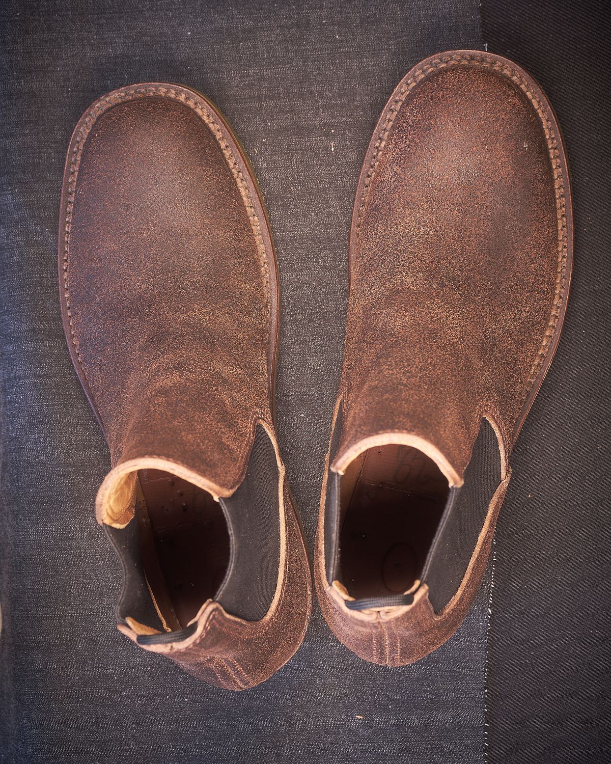Photo by BobHendersonHB on October 4, 2025 of the BHHB Herridge Lane in Horween Washed Wax Flesh Brown.