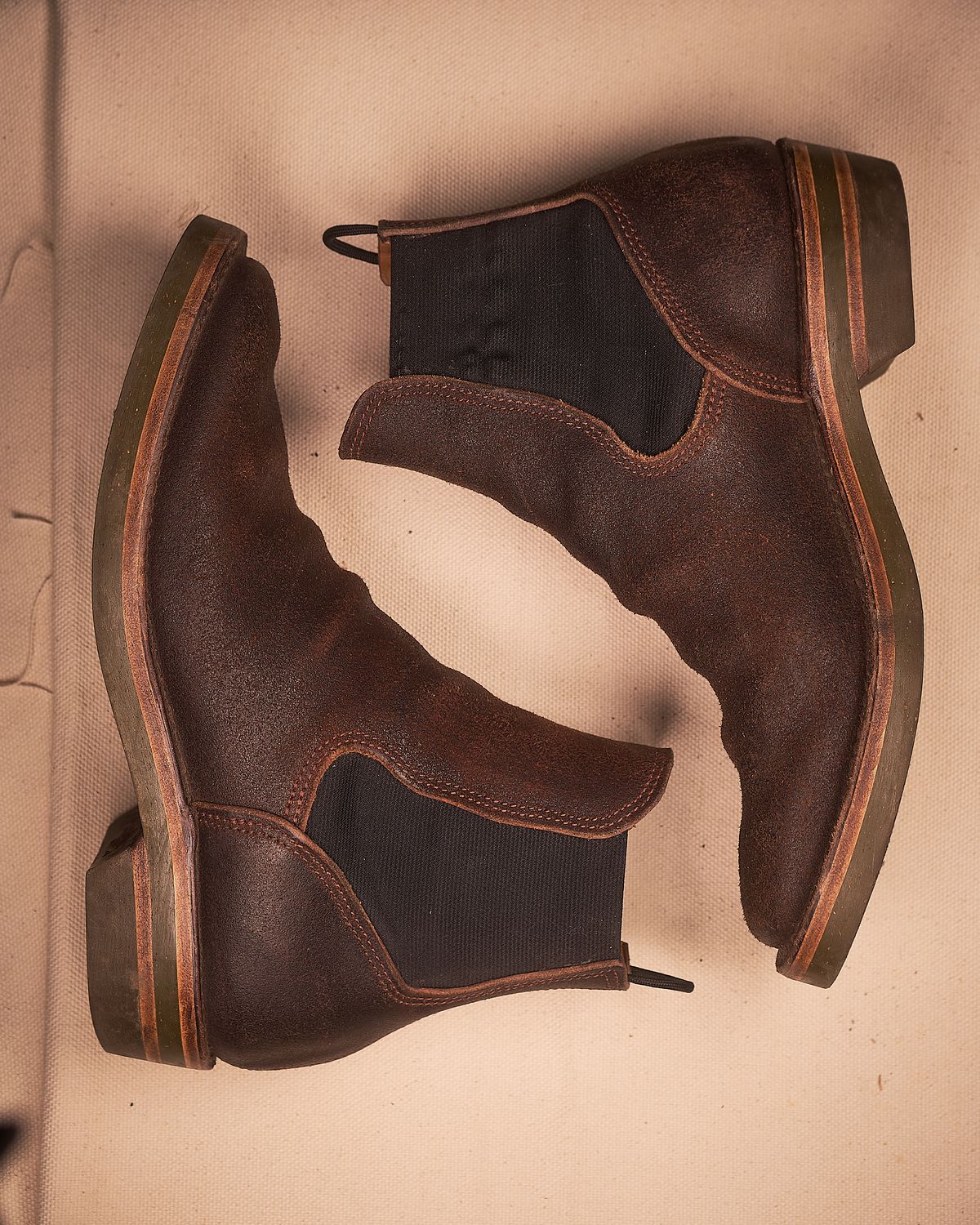 Photo by BobHendersonHB on January 5, 2026 of the BHHB Herridge Lane in Horween Washed Wax Flesh Brown.