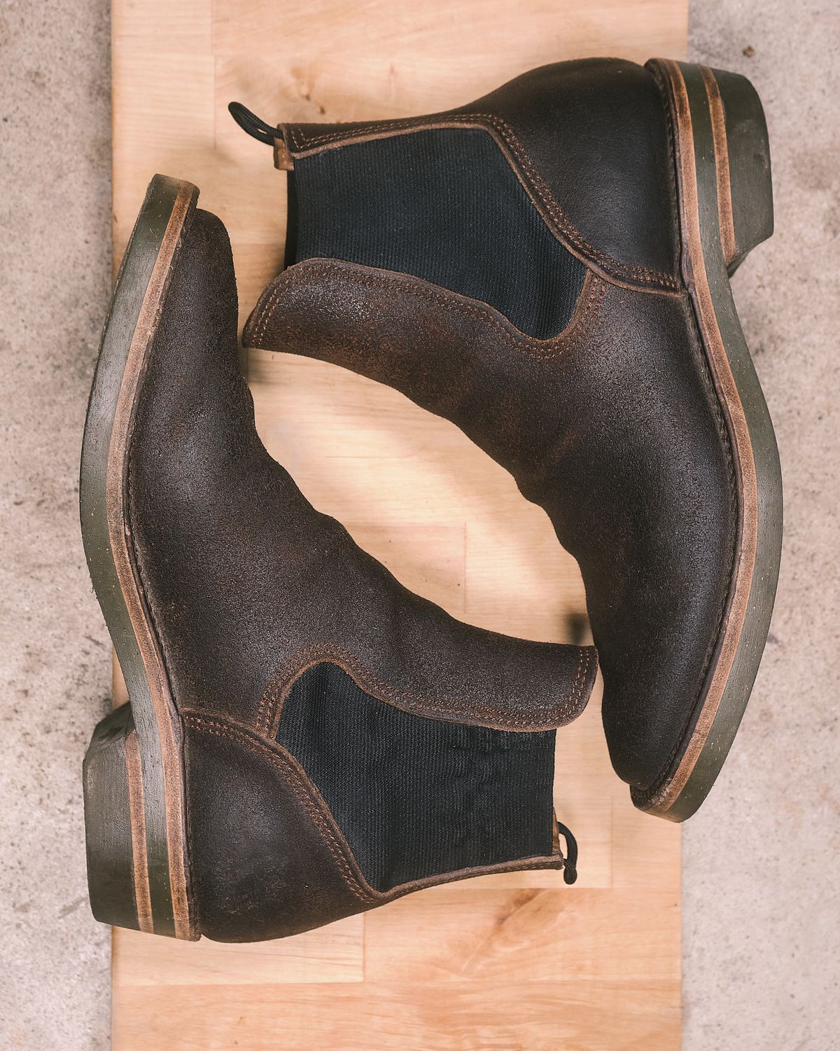 Photo by BobHendersonHB on April 6, 2026 of the BHHB Herridge Lane in Horween Washed Wax Flesh Brown.