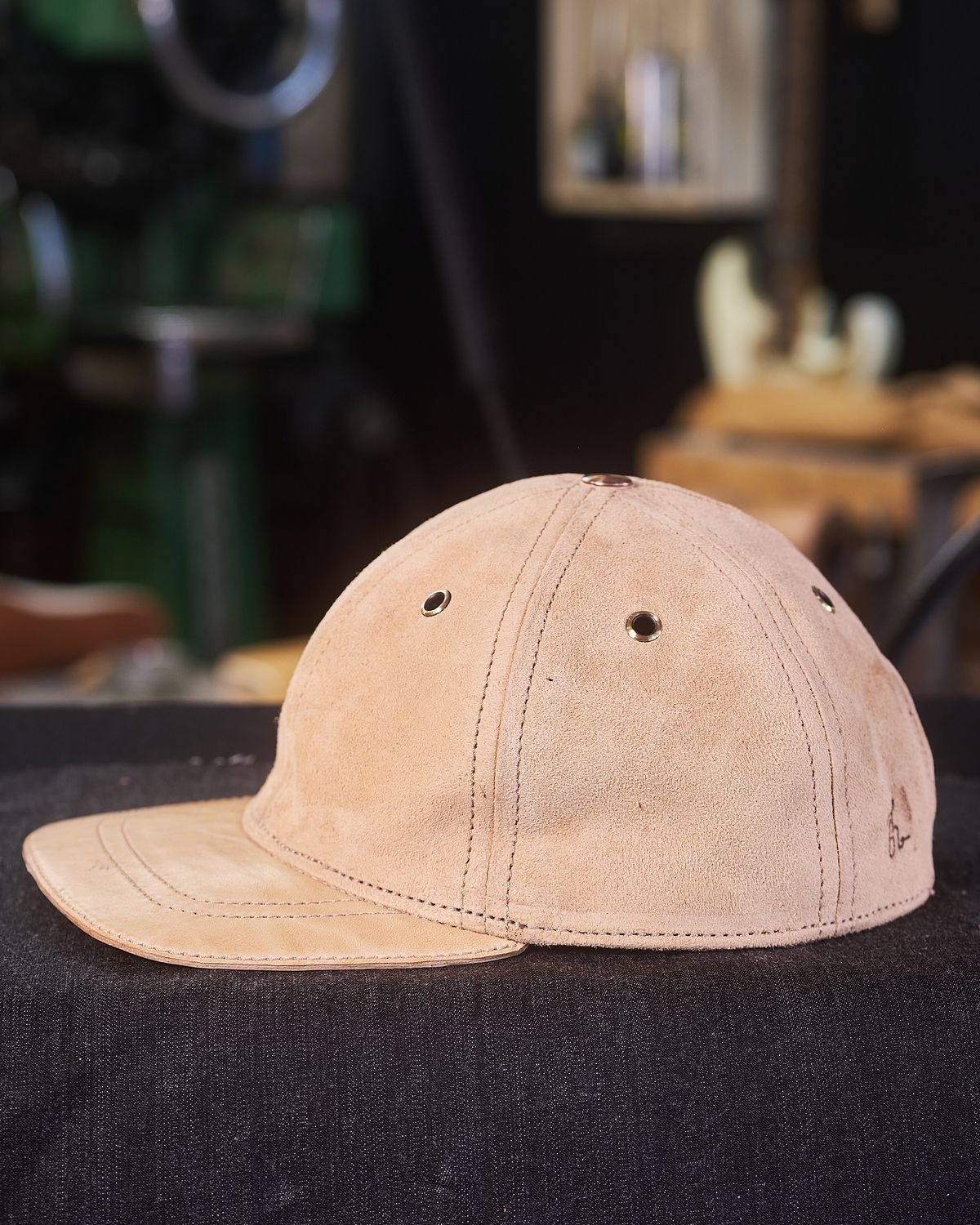 Photo by BobHendersonHB on October 2, 2025 of the BHHB Hat in Horween Sun Tan Horsefront.